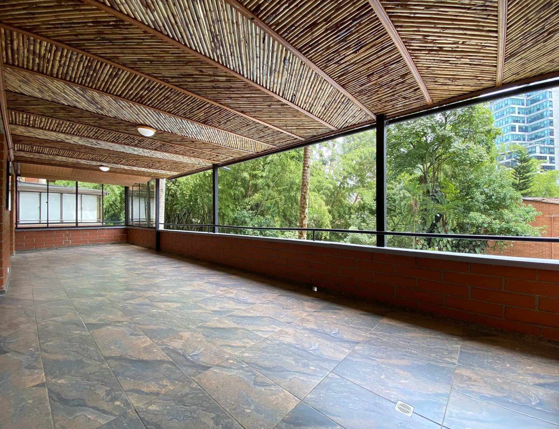 Apartamento en arriendo en Milla De Oro, Poblado, Medellín — foto 1 de 20