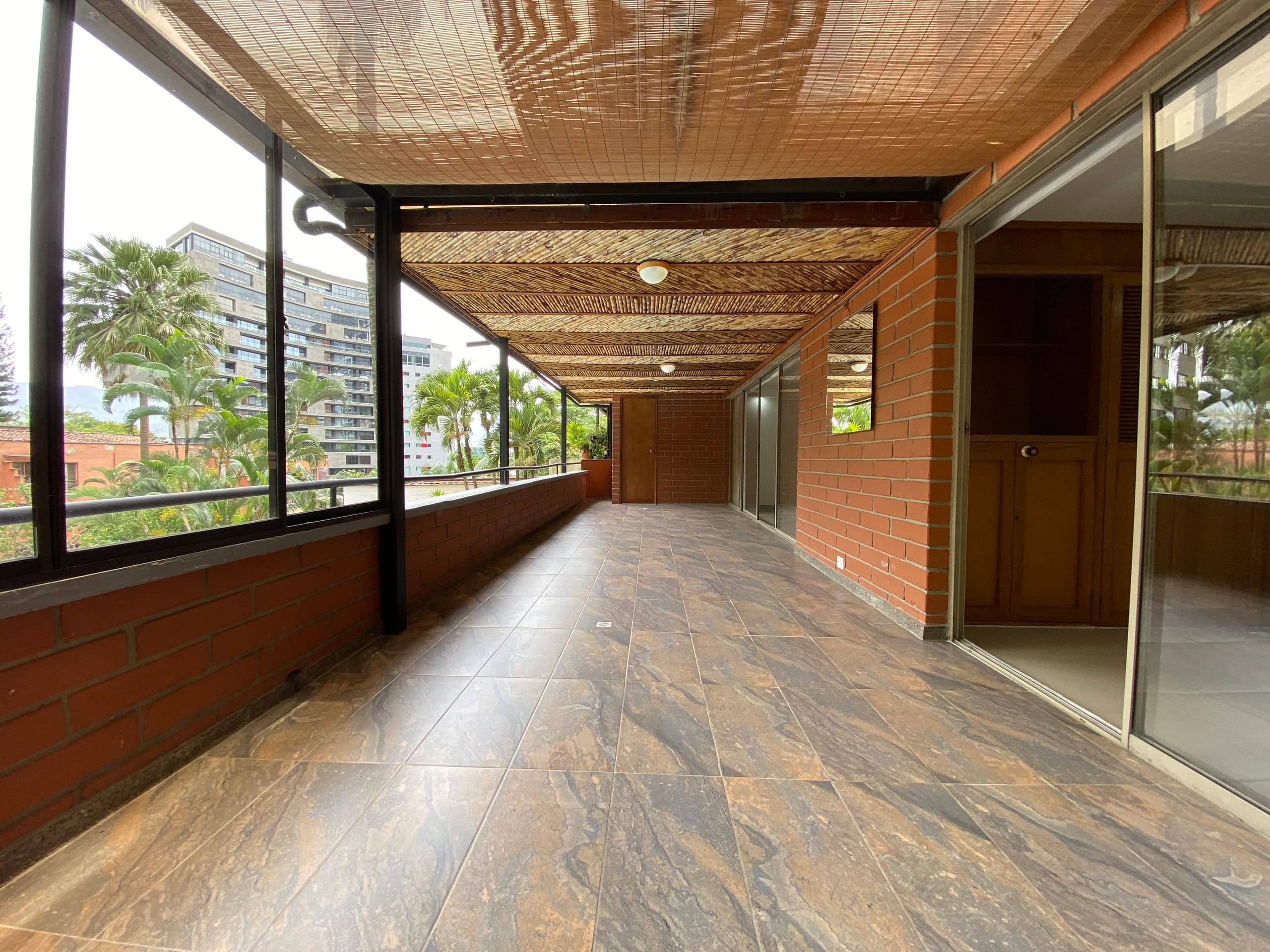 Apartamento en arriendo en Milla De Oro, Poblado, Medellín — foto 2 de 20