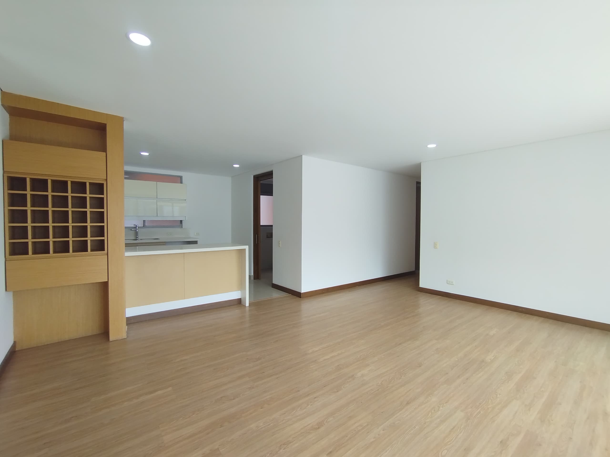 Apartamento en arriendo en Los Balsos, Poblado, Medellín — foto 2 de 20