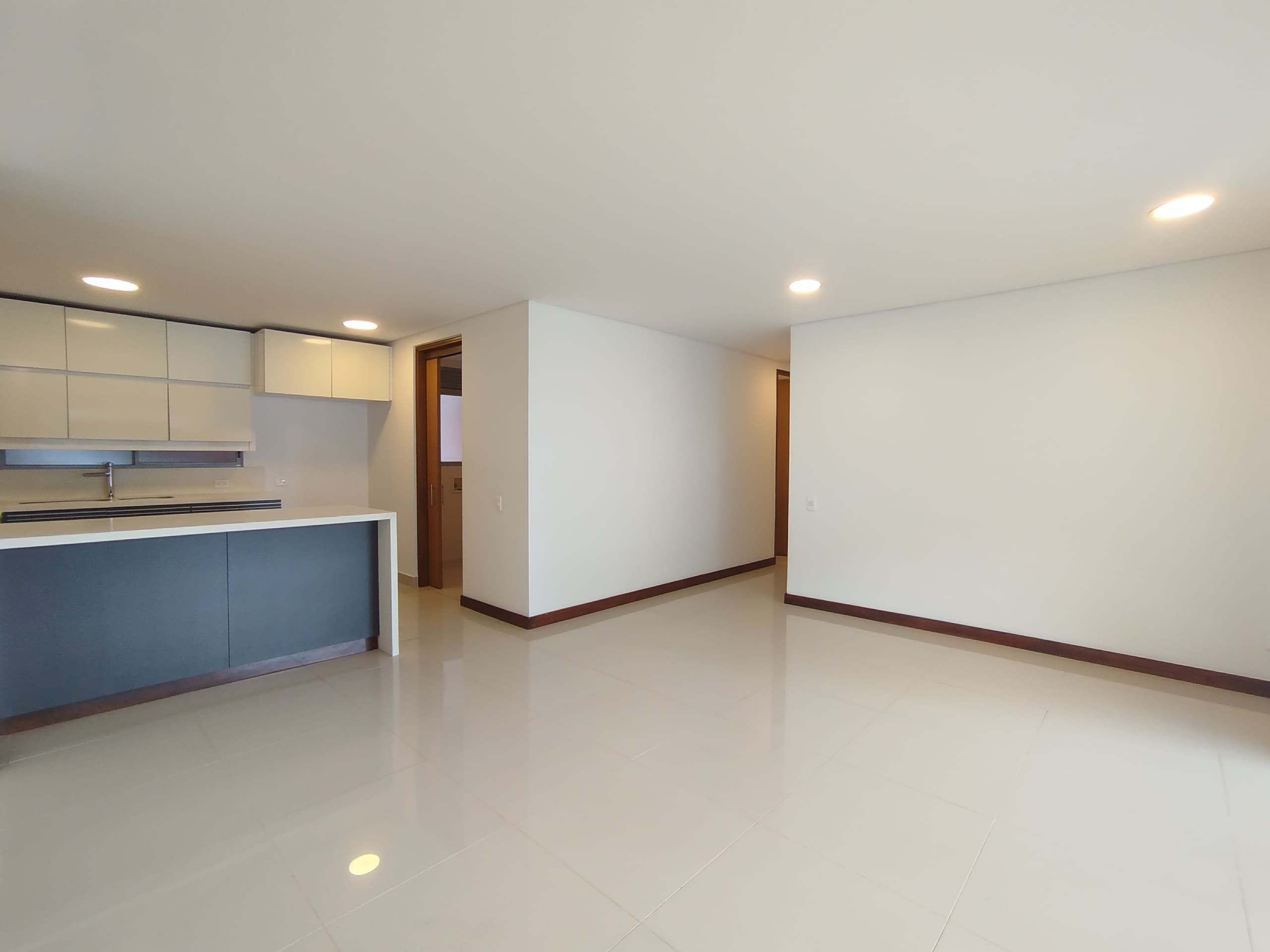 Apartamento en arriendo en Los Balsos, Poblado, Medellín — foto 2 de 20