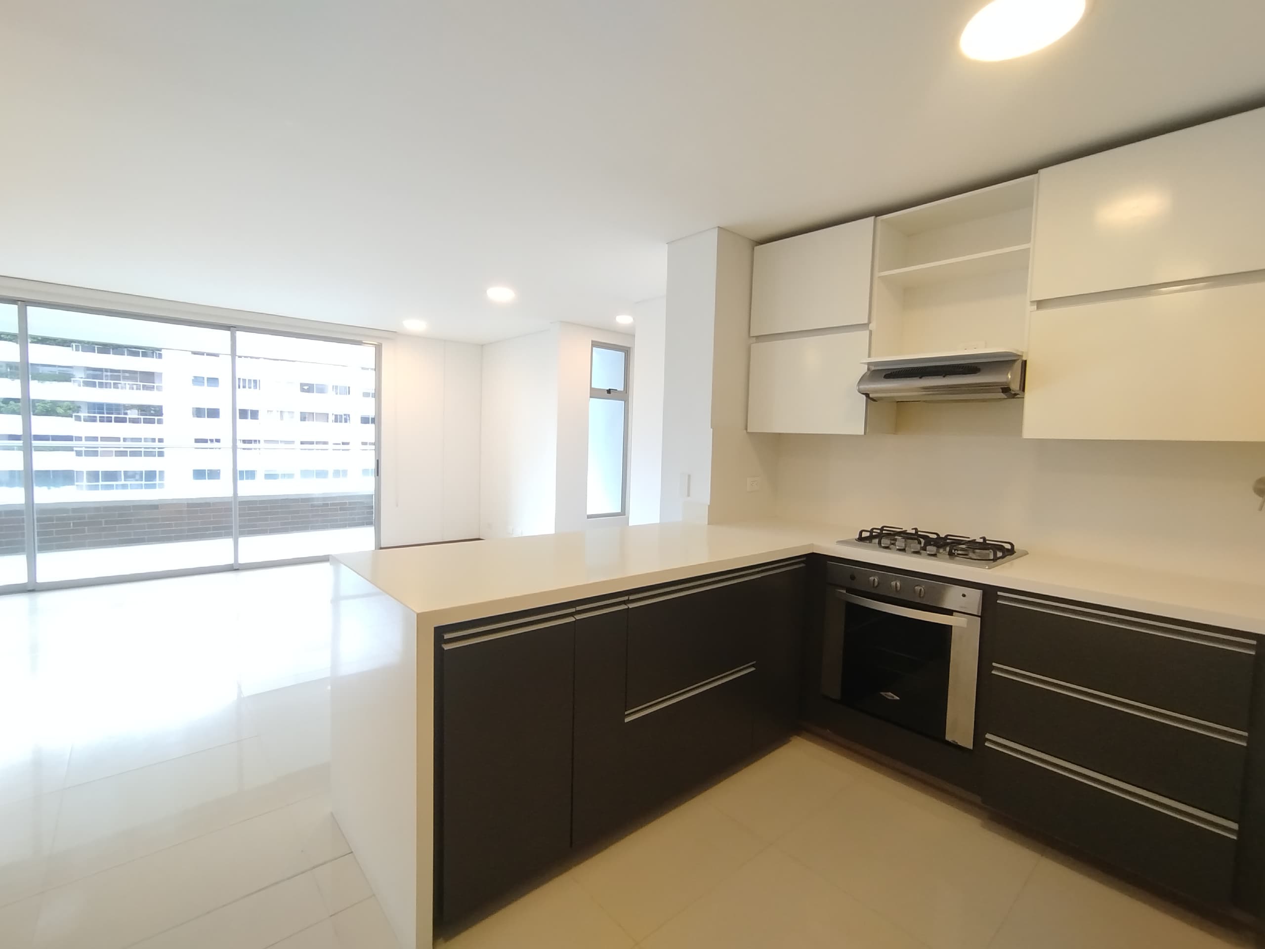 Apartamento en arriendo en Los Balsos, Poblado, Medellín — foto 4 de 20