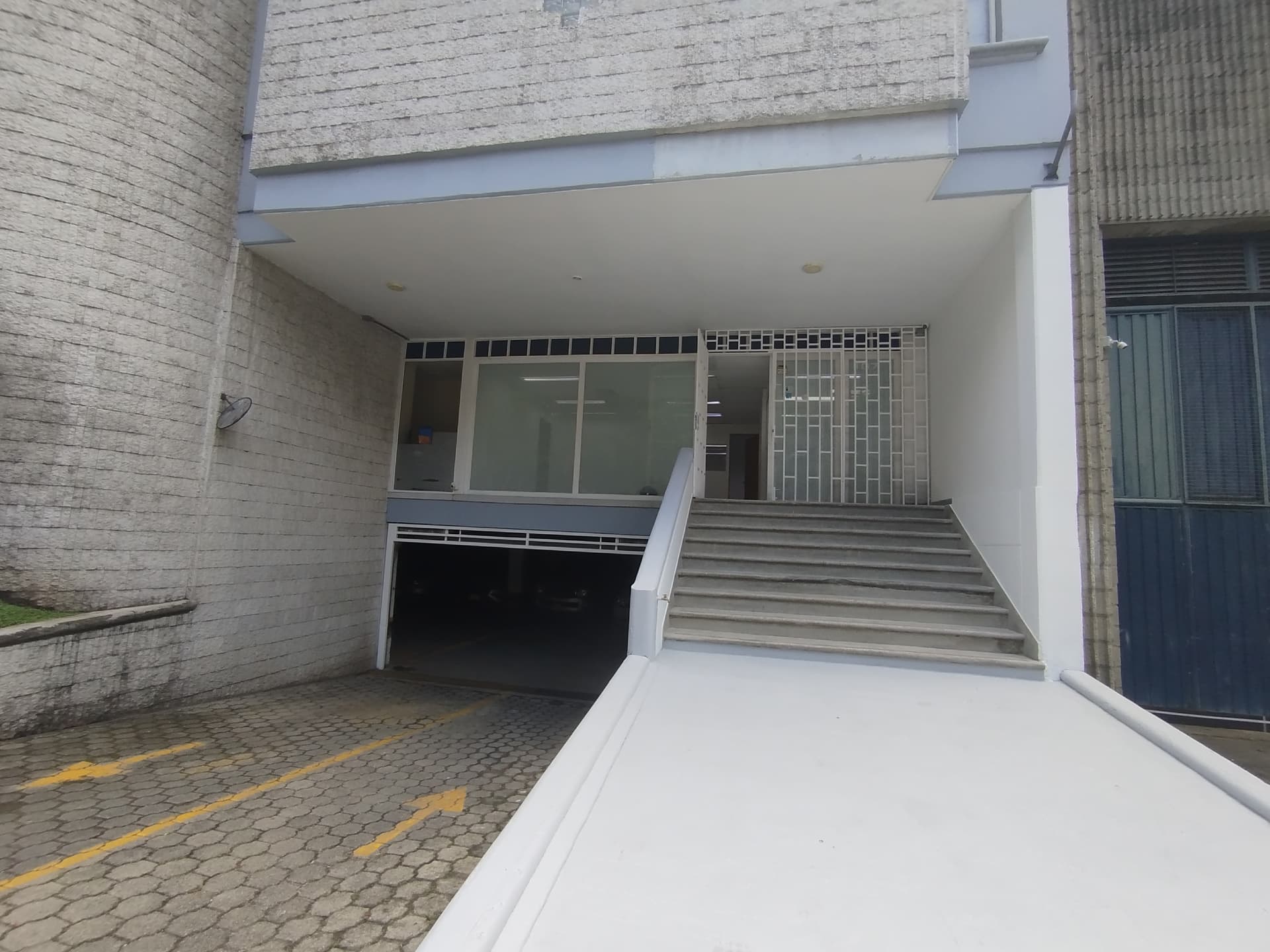 Local en arriendo en Sabaneta — foto 1 de 16