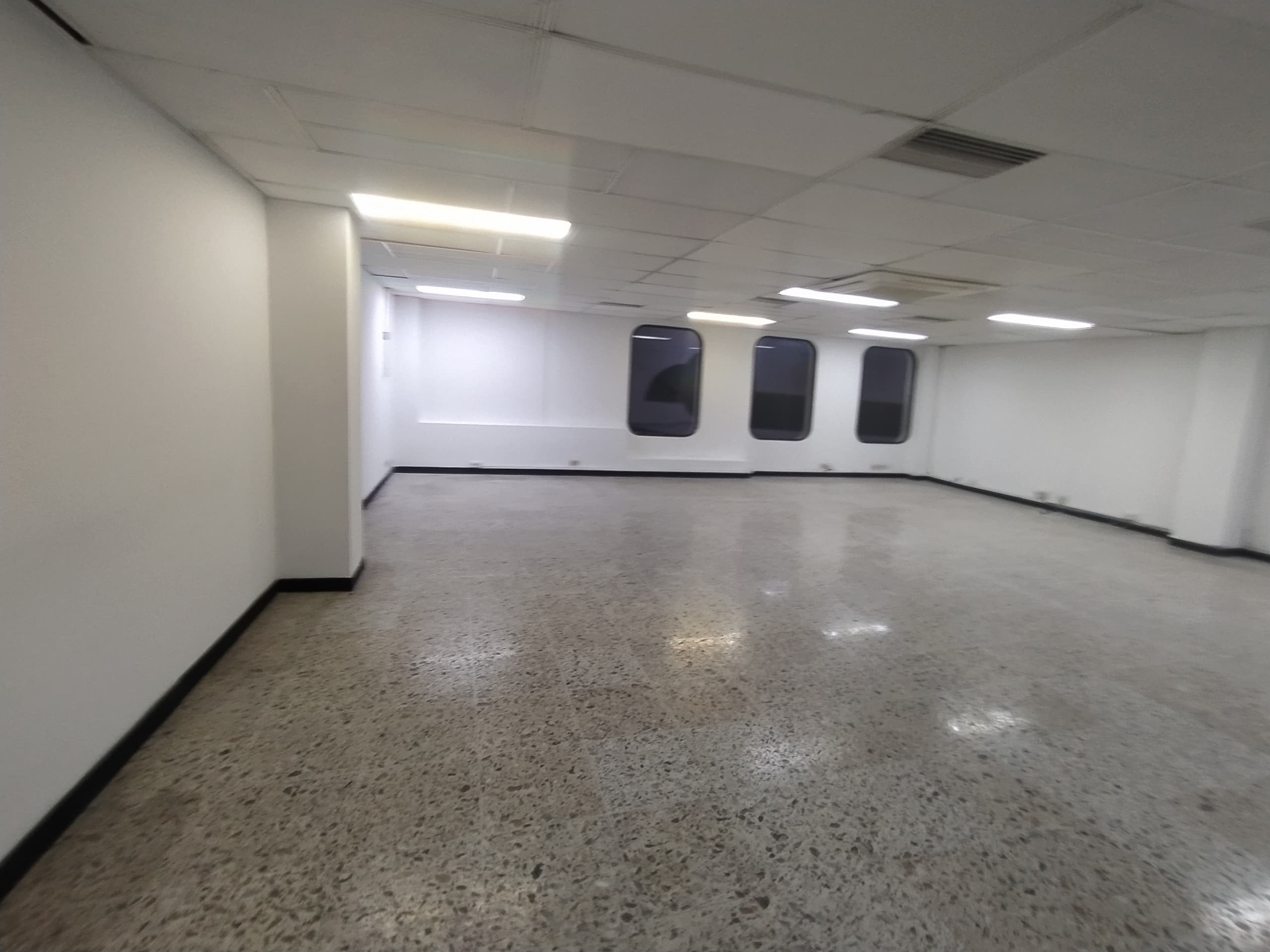 Local en arriendo en La Candelaria, Centro, Medellín — foto 3 de 20