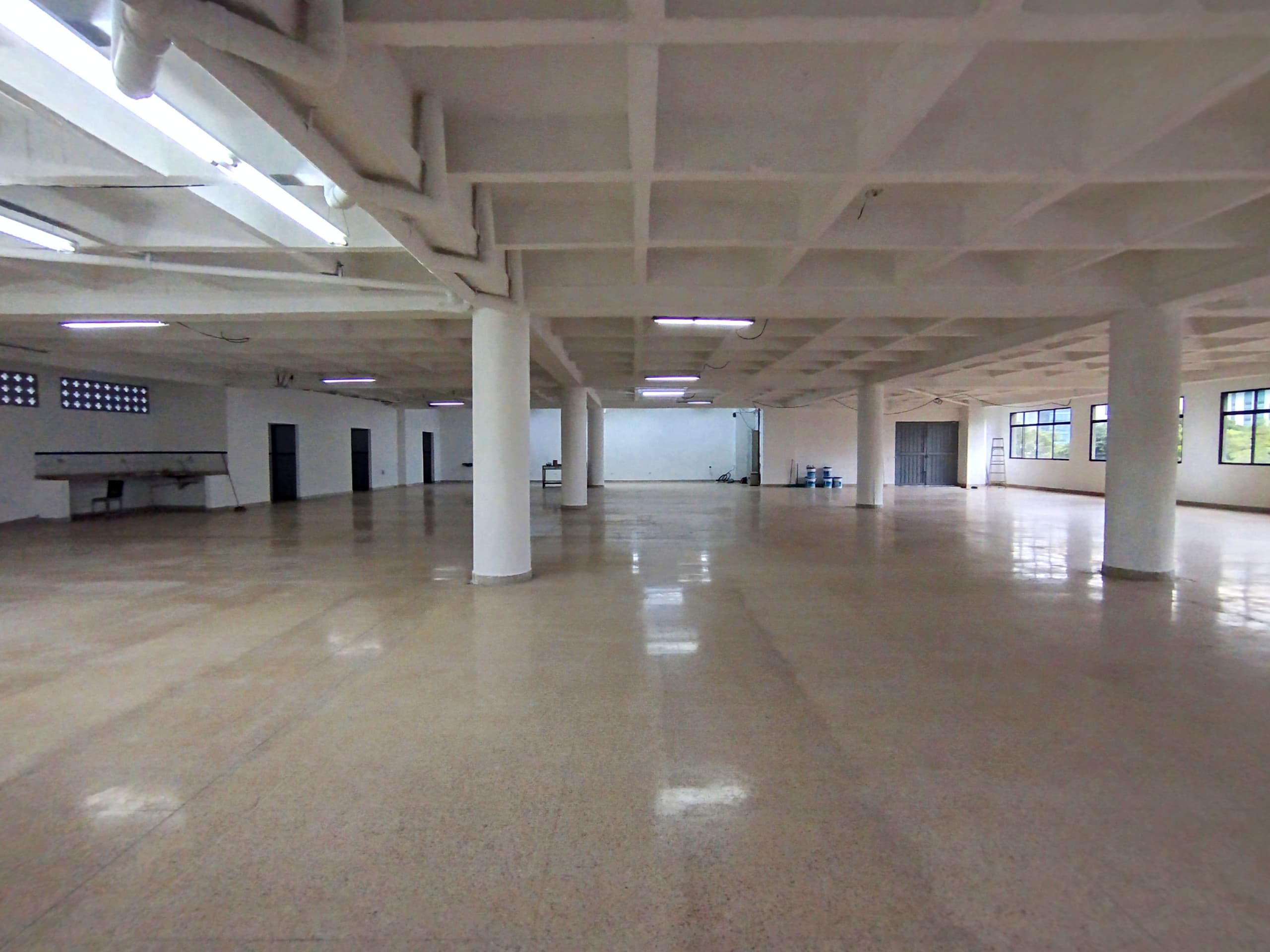 Bodega en arriendo en Guayabal, Belen, Medellín — foto 3 de 17