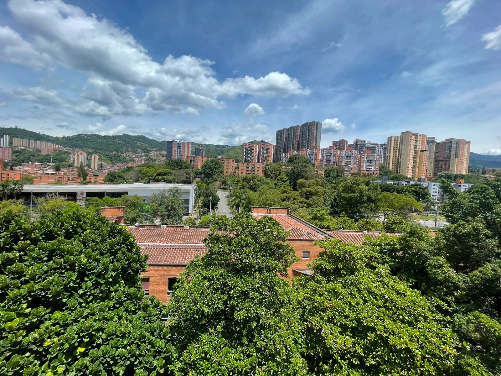 Apartamento en arriendo en La Mota, Belen, Medellín — foto 1 de 13