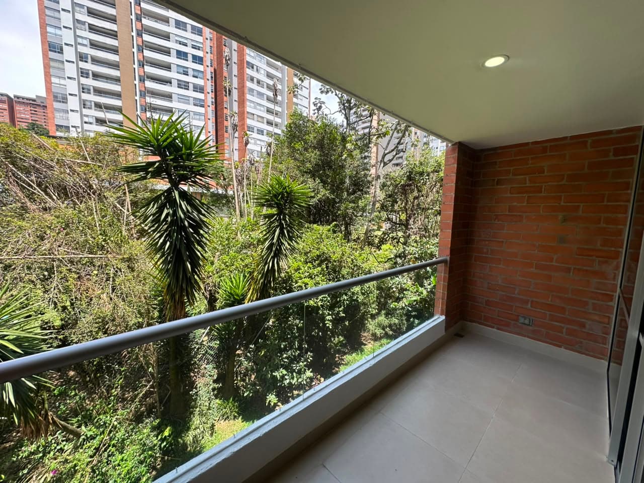 Apartamento en arriendo en Loma De Las Brujas, Envigado — foto 4 de 17