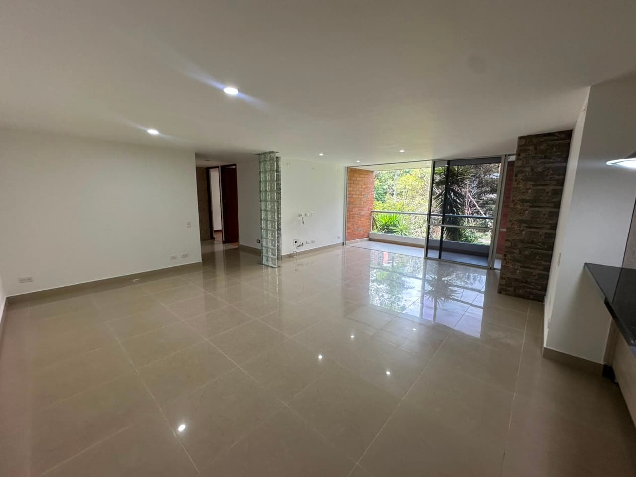 Apartamento en arriendo en Loma De Las Brujas, Envigado — foto 5 de 17