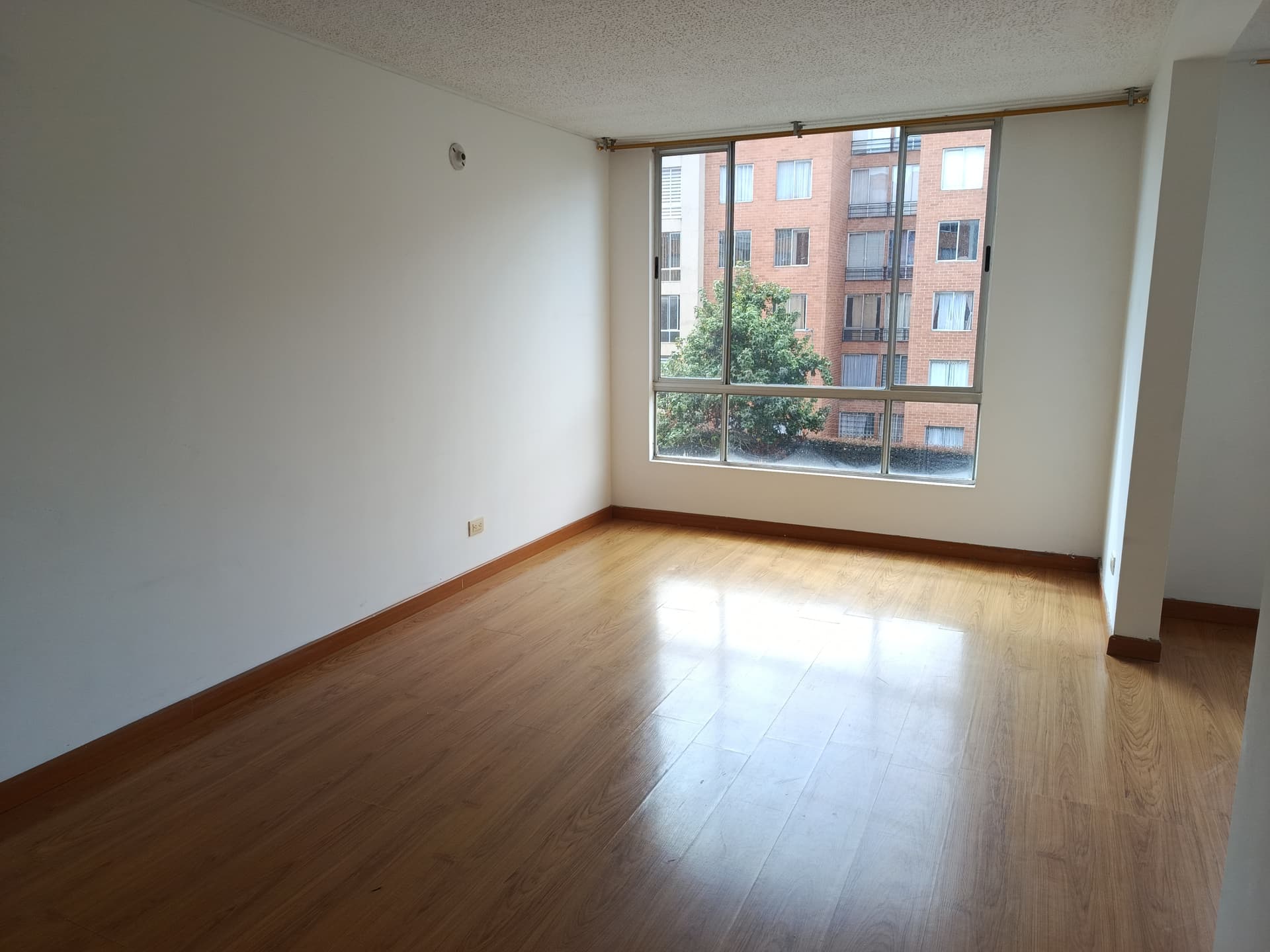 Apartamento en arriendo en Hacienda Casablanca, Madrid — foto 1 de 17