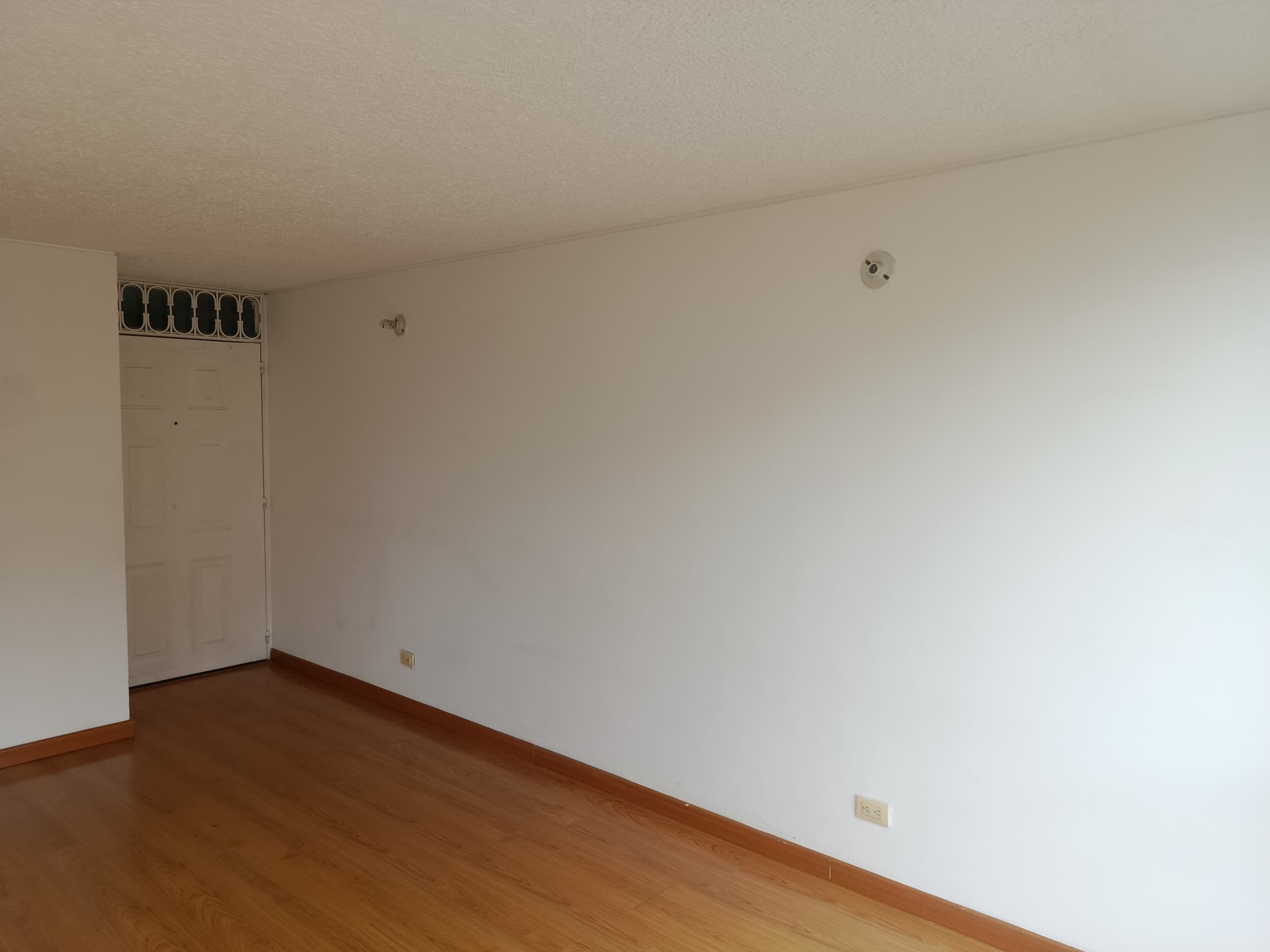 Apartamento en arriendo en Hacienda Casablanca, Madrid — foto 3 de 17