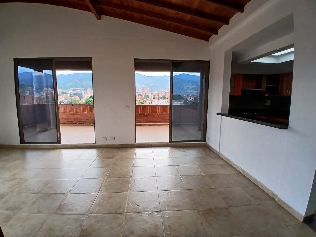 Apartamento en arriendo en Laureles, Medellín — foto 2 de 20