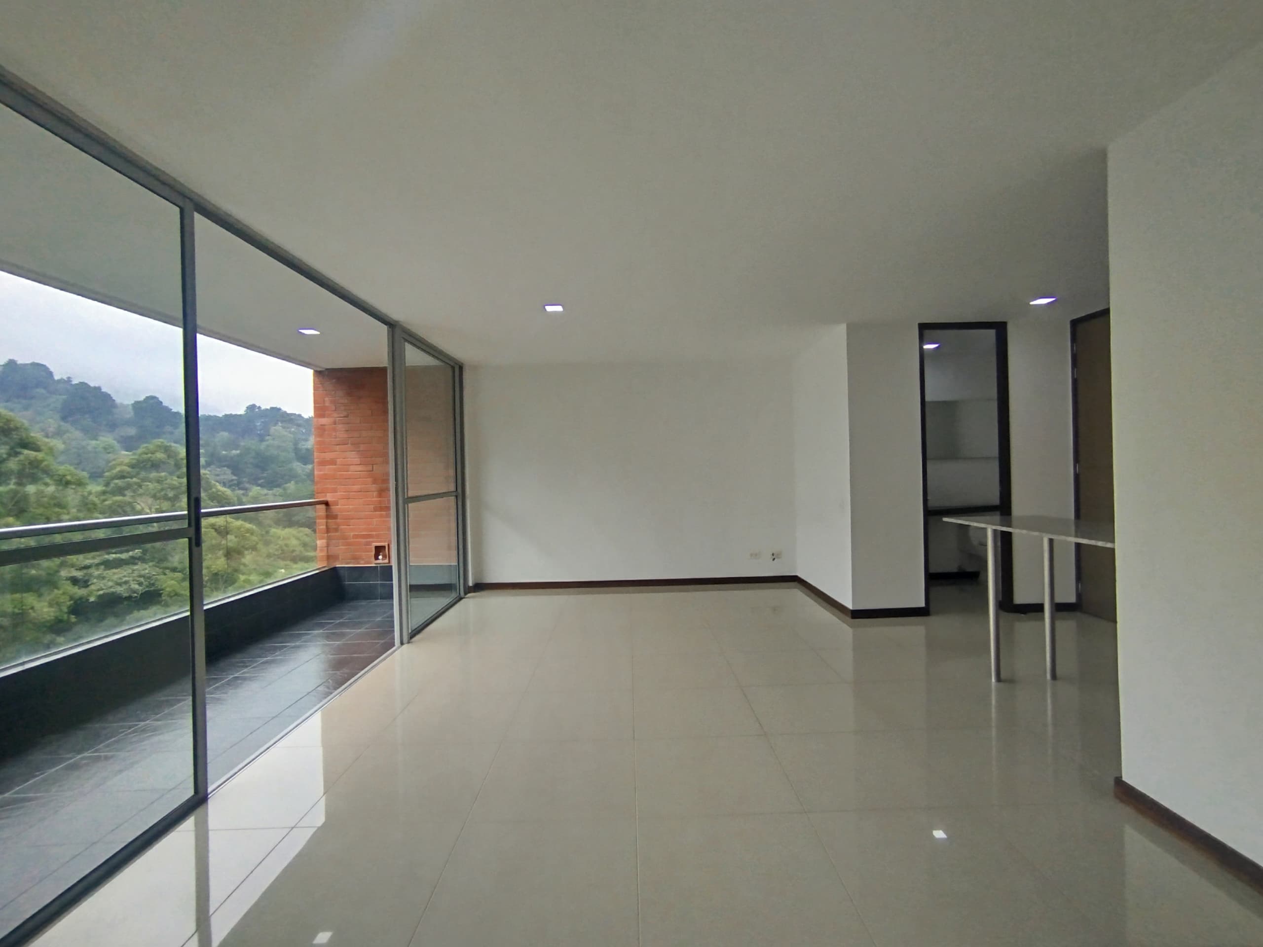 Apartamento en arriendo en La Calera, Poblado, Medellín — foto 2 de 20