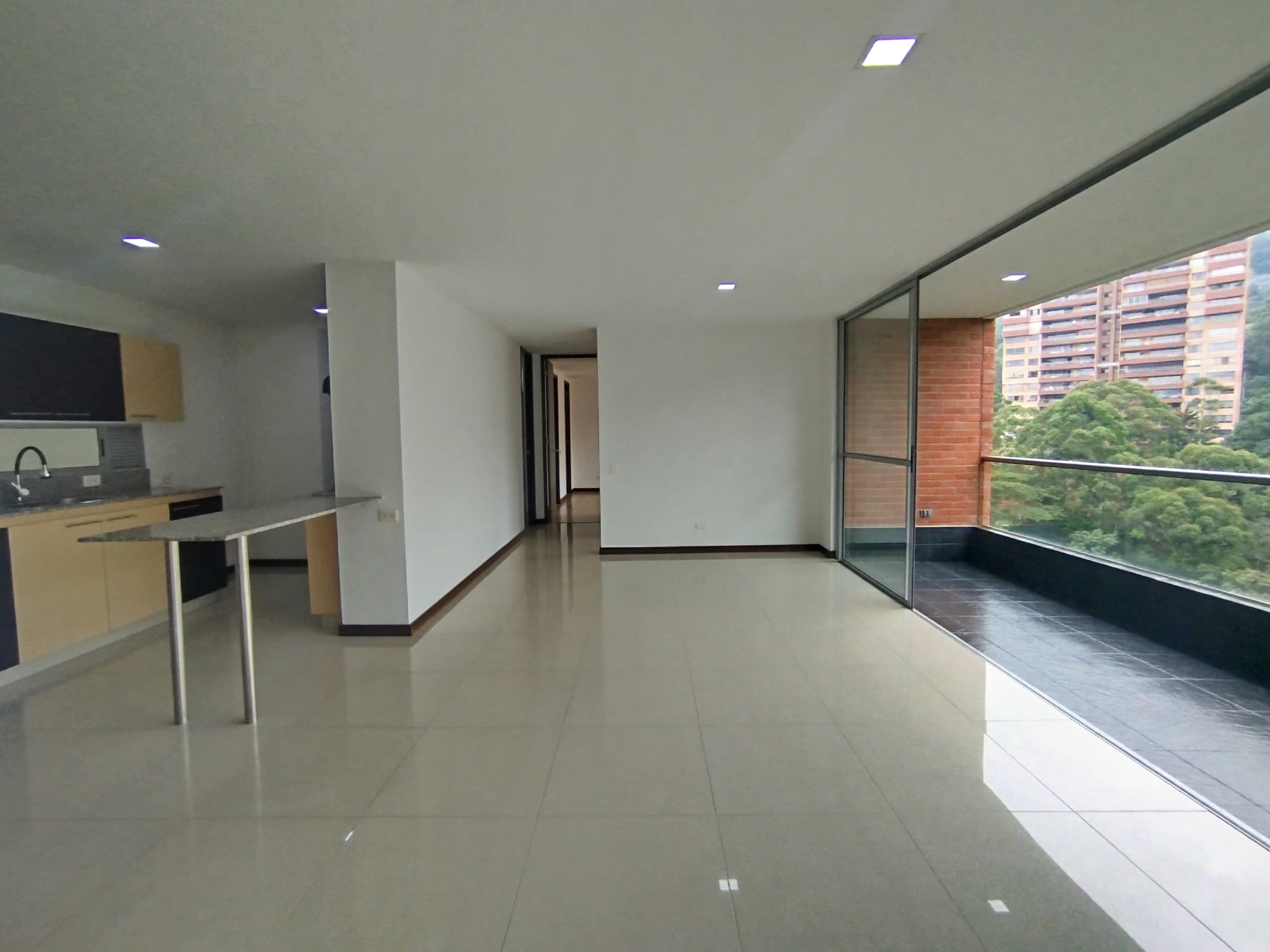 Apartamento en arriendo en La Calera, Poblado, Medellín — foto 4 de 20