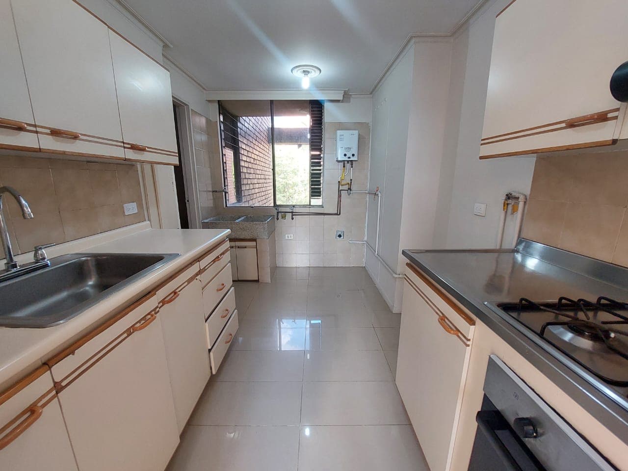 Apartamento en arriendo en El Campestre, Poblado, Medellín — foto 2 de 18