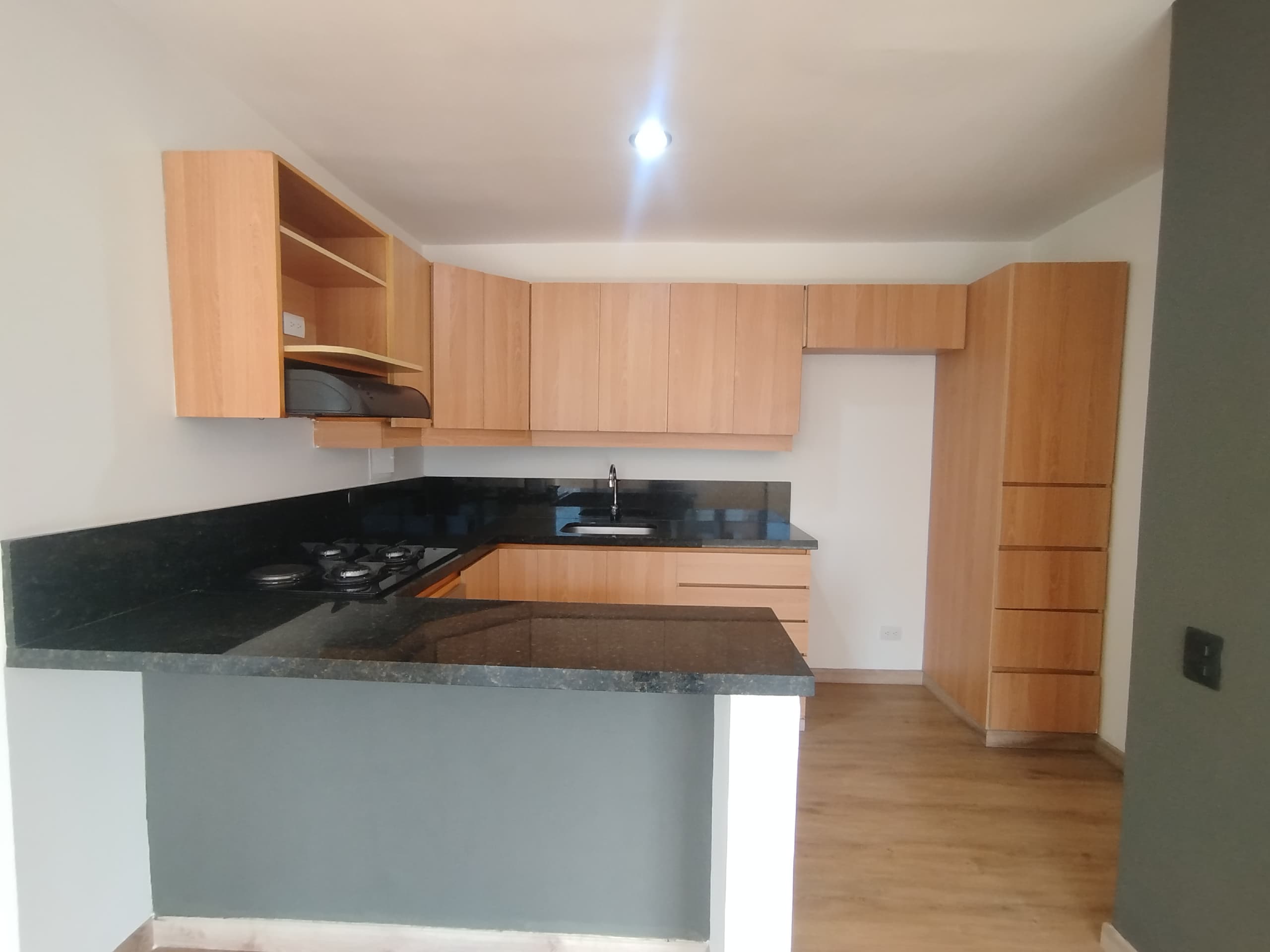 Apartamento en arriendo en Santa María de los Ángeles, Poblado, Medellín — foto 4 de 18