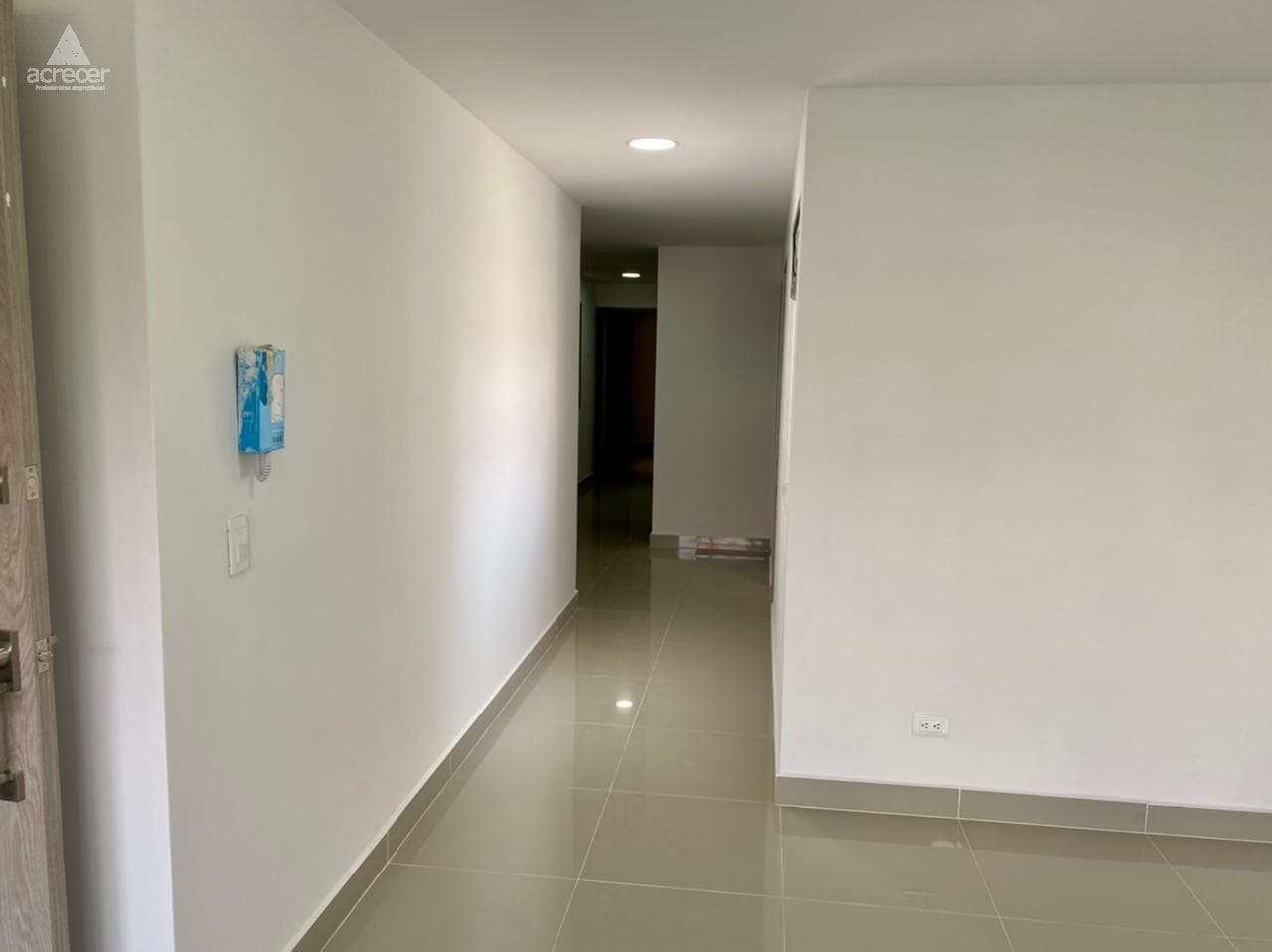 Apartamento en arriendo en La Castellana, Laureles, Medellín — foto 3 de 17