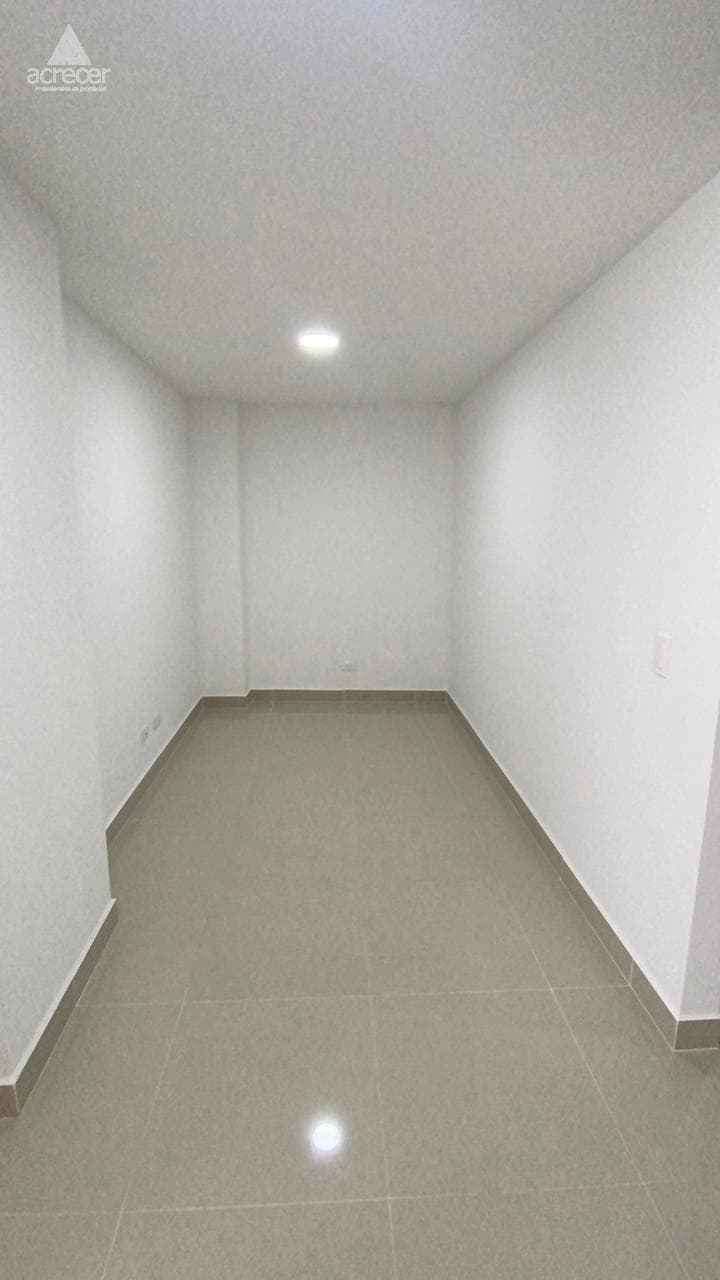Apartamento en arriendo en La Castellana, Laureles, Medellín — foto 5 de 17