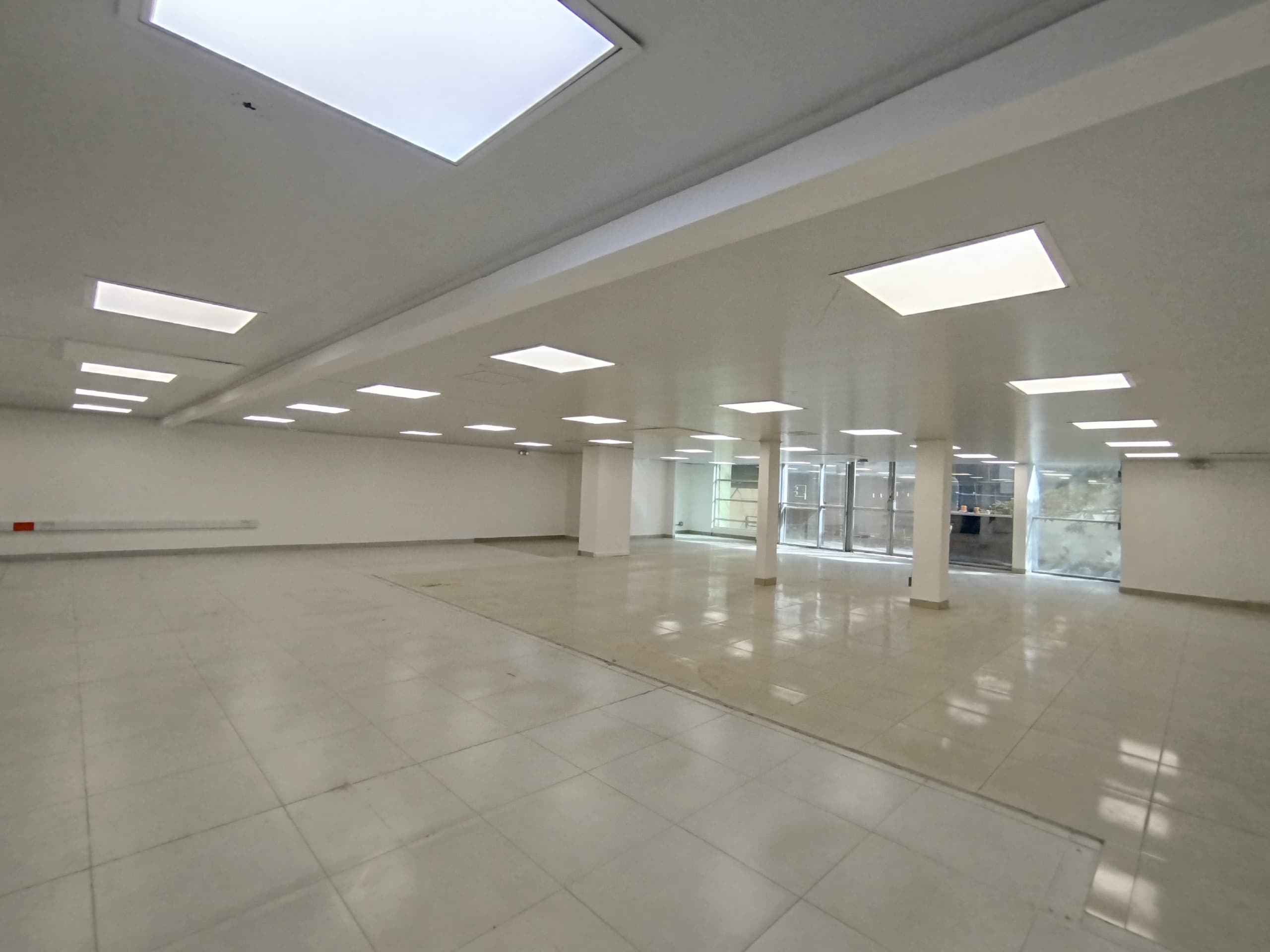 Local en arriendo en Guayabal, Belen, Medellín — foto 2 de 20