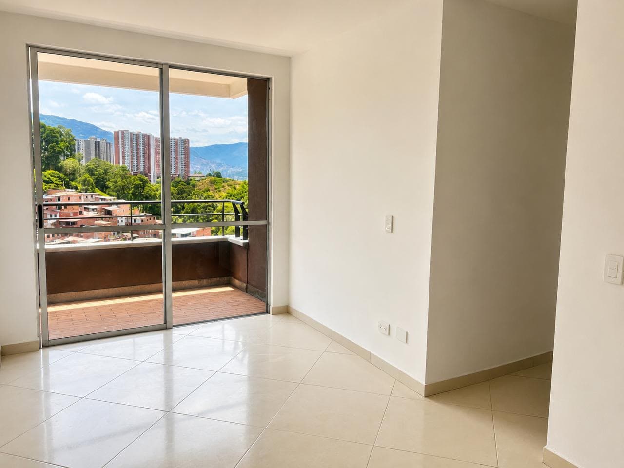 Apartamento en arriendo en Viviendas Del Sur, Itagui — foto 2 de 13