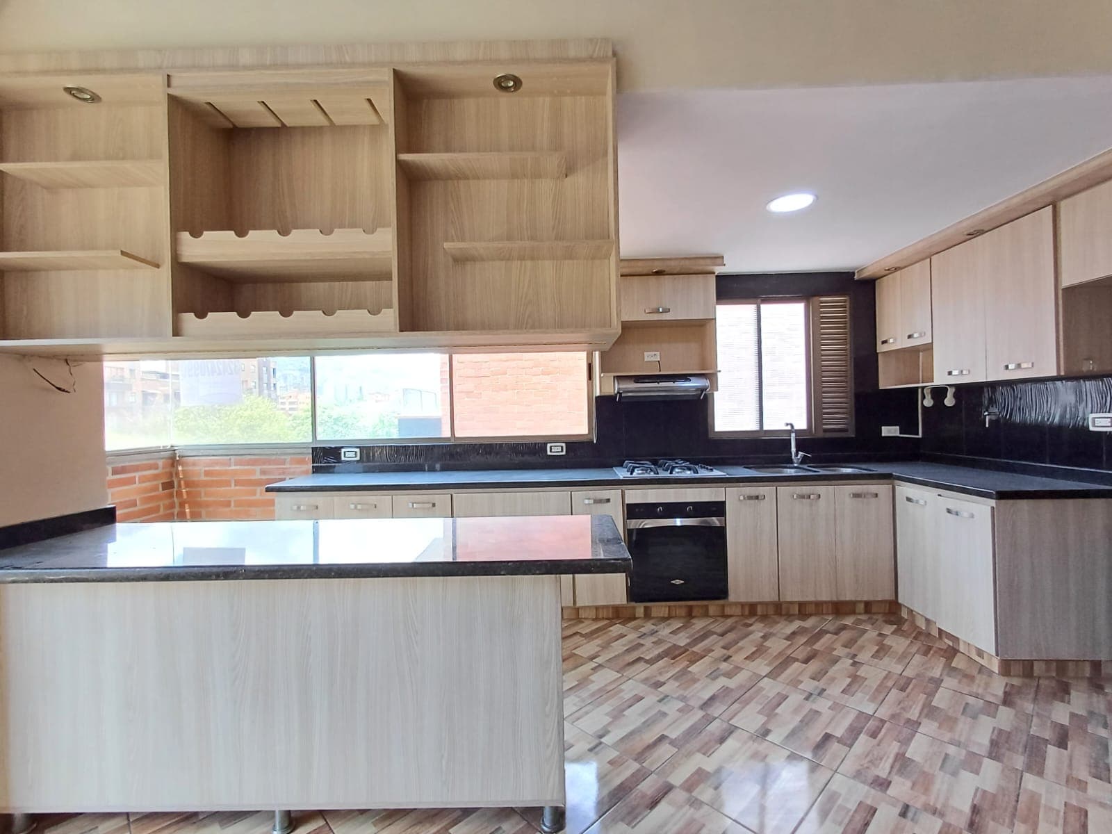 Apartamento en arriendo en El Portal, Envigado — foto 1 de 20