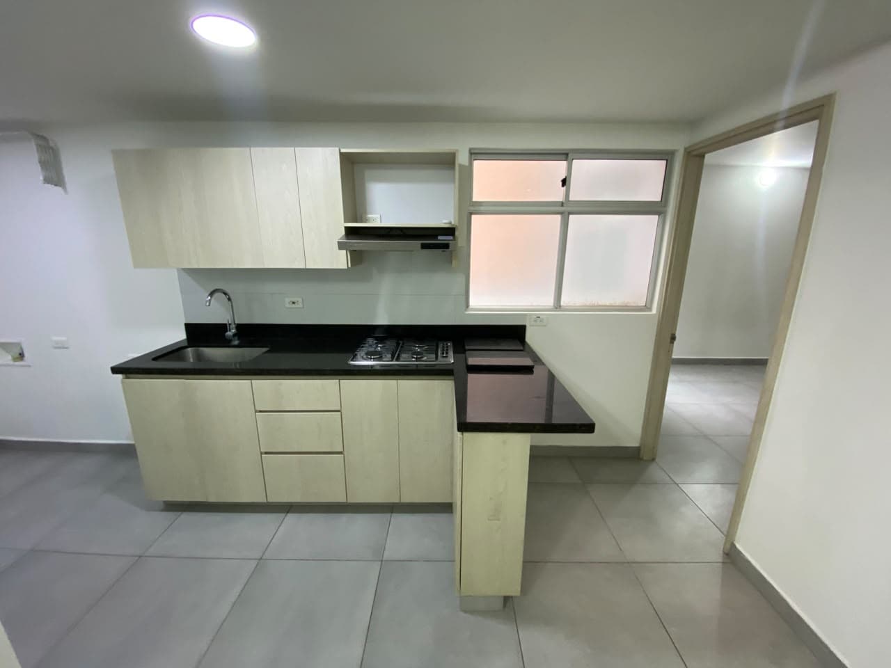 Oficina en arriendo en Suramericana, Laureles, Medellín — foto 1 de 13