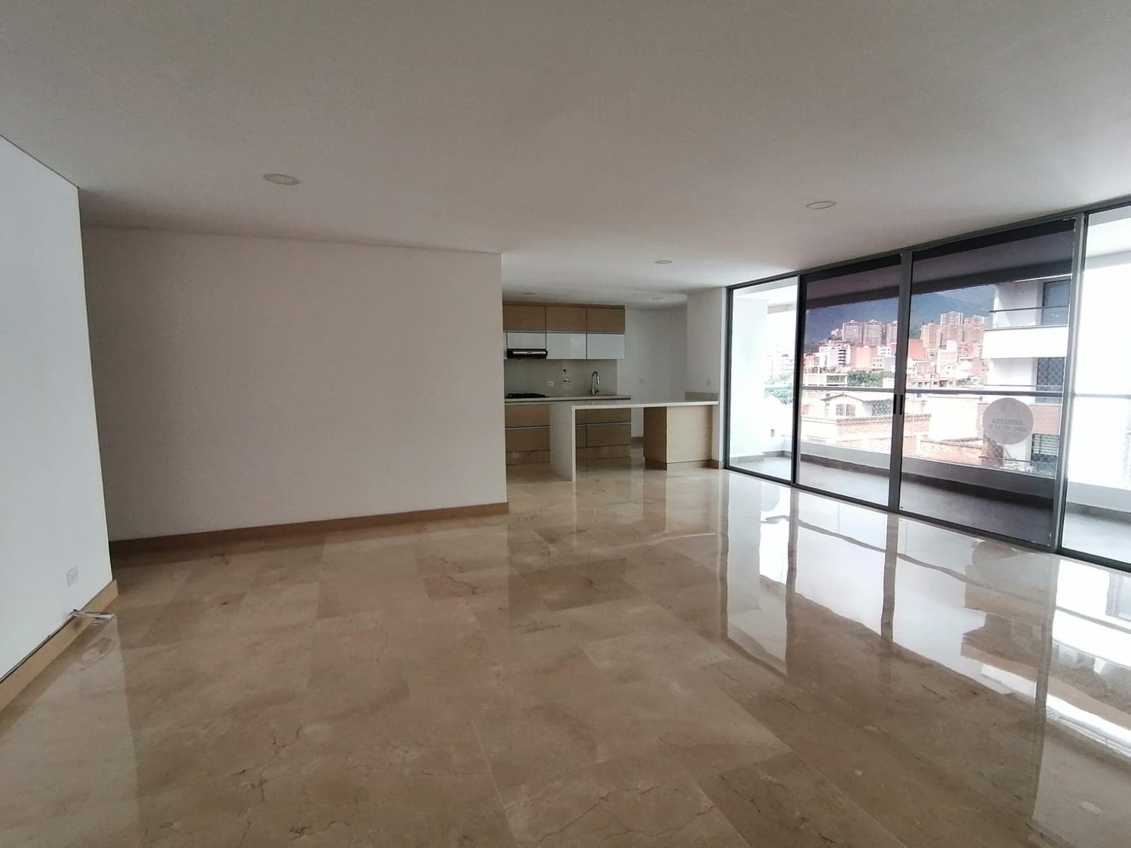 Apartamento en arriendo en Laureles, Medellín — foto 3 de 20
