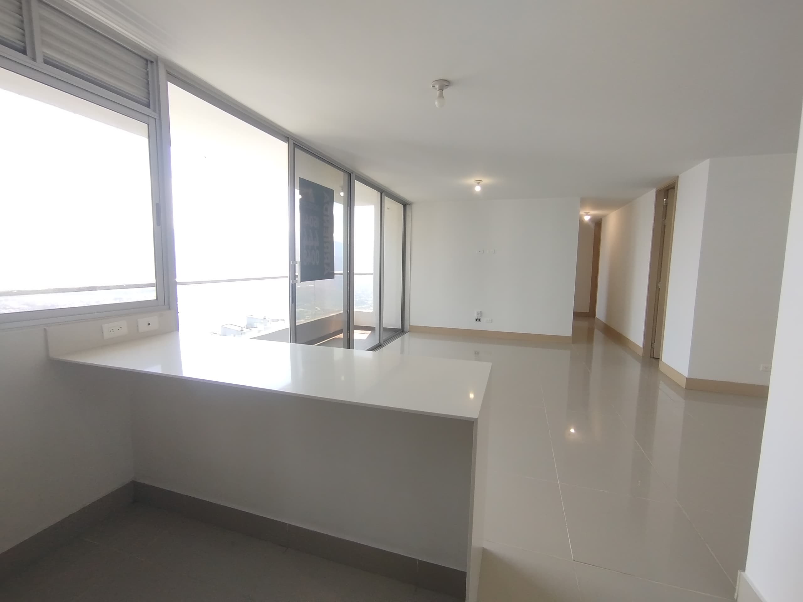 Apartamento en arriendo en Loma Del Indio, Poblado, Medellín — foto 5 de 20