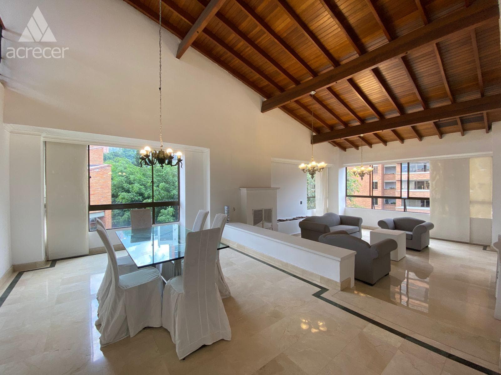 Apartamento en arriendo en Transversal Inferior, Poblado, Medellín — foto 1 de 20