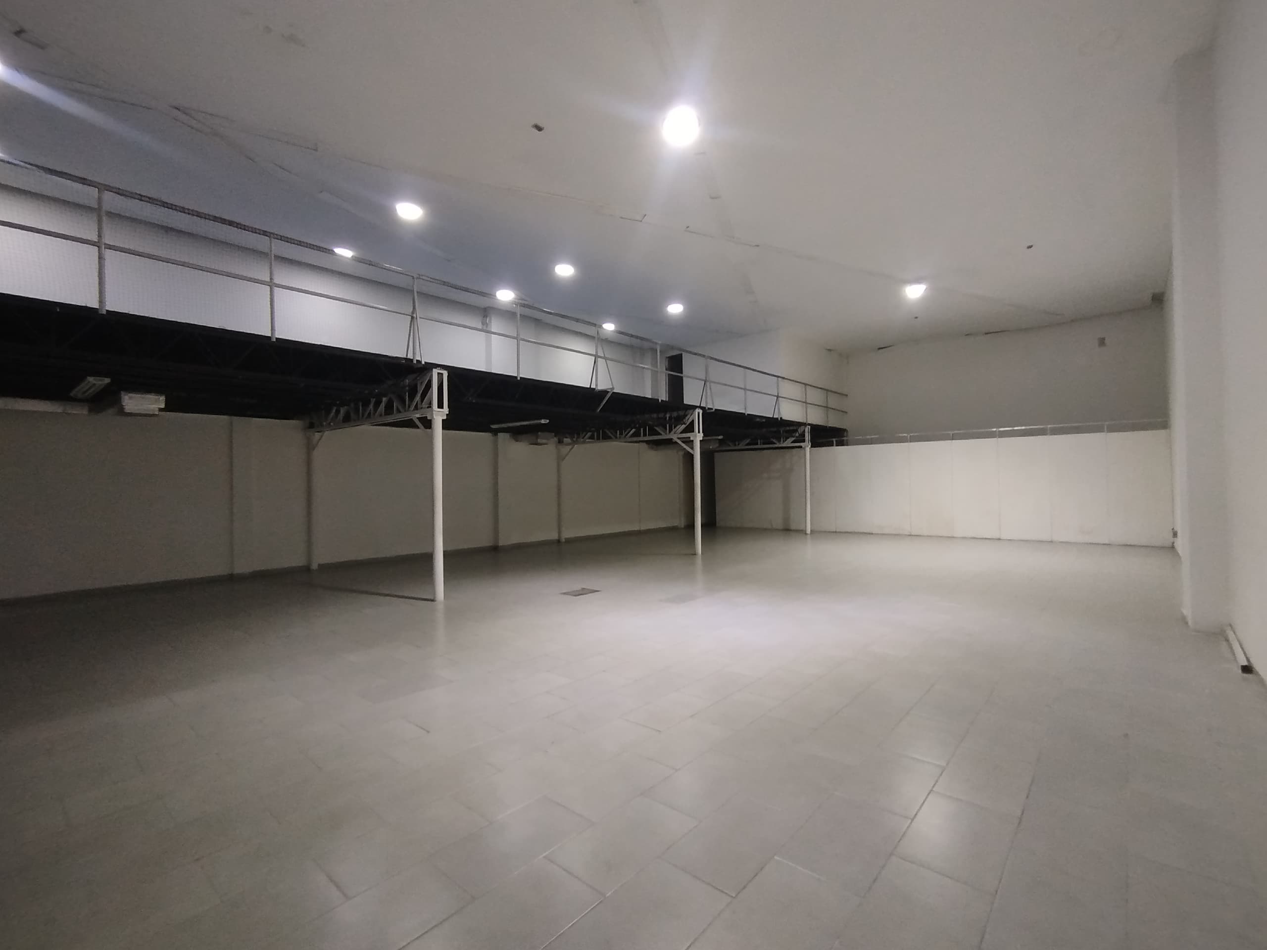Bodega en arriendo en La Aguacatala, Poblado, Medellín — foto 5 de 20