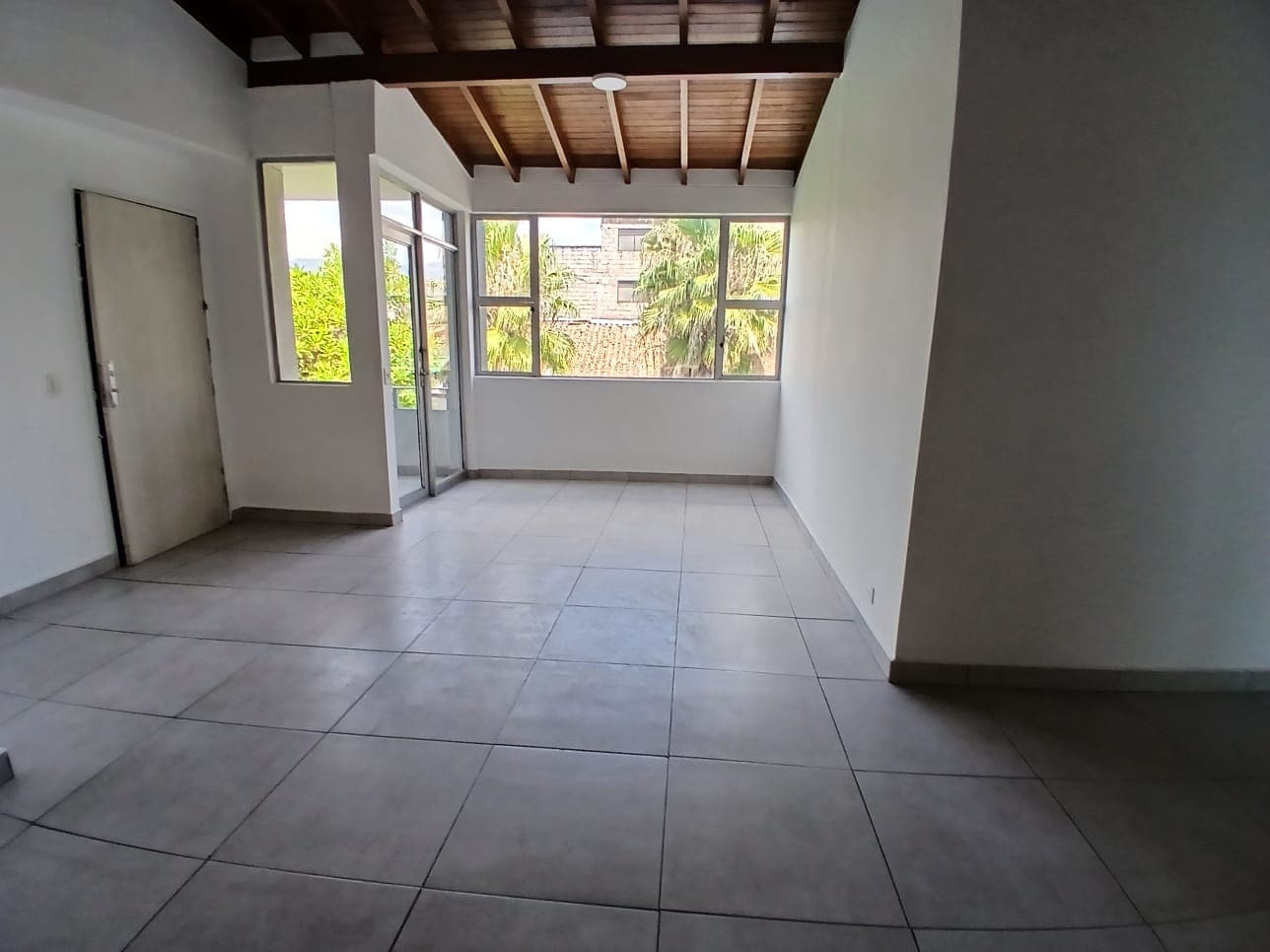 Apartamento en arriendo en Estadio, Laureles, Medellín — foto 5 de 14