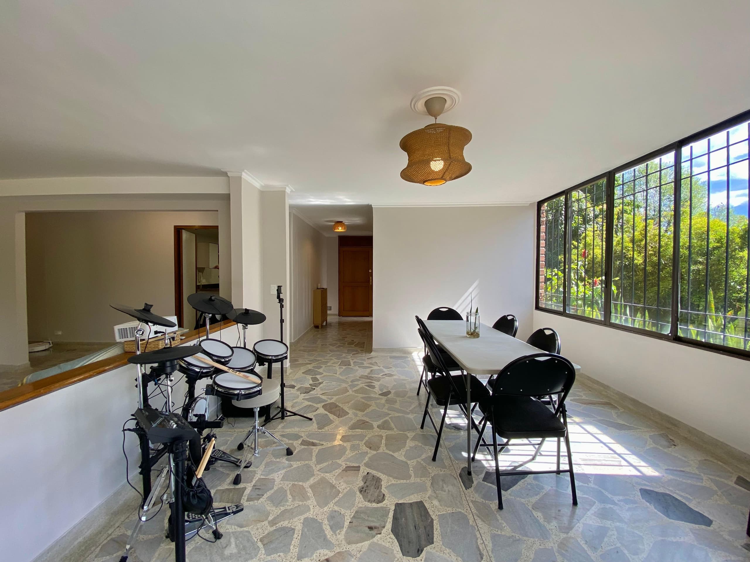 Apartamento en arriendo en La Concha, Poblado, Medellín — foto 1 de 20