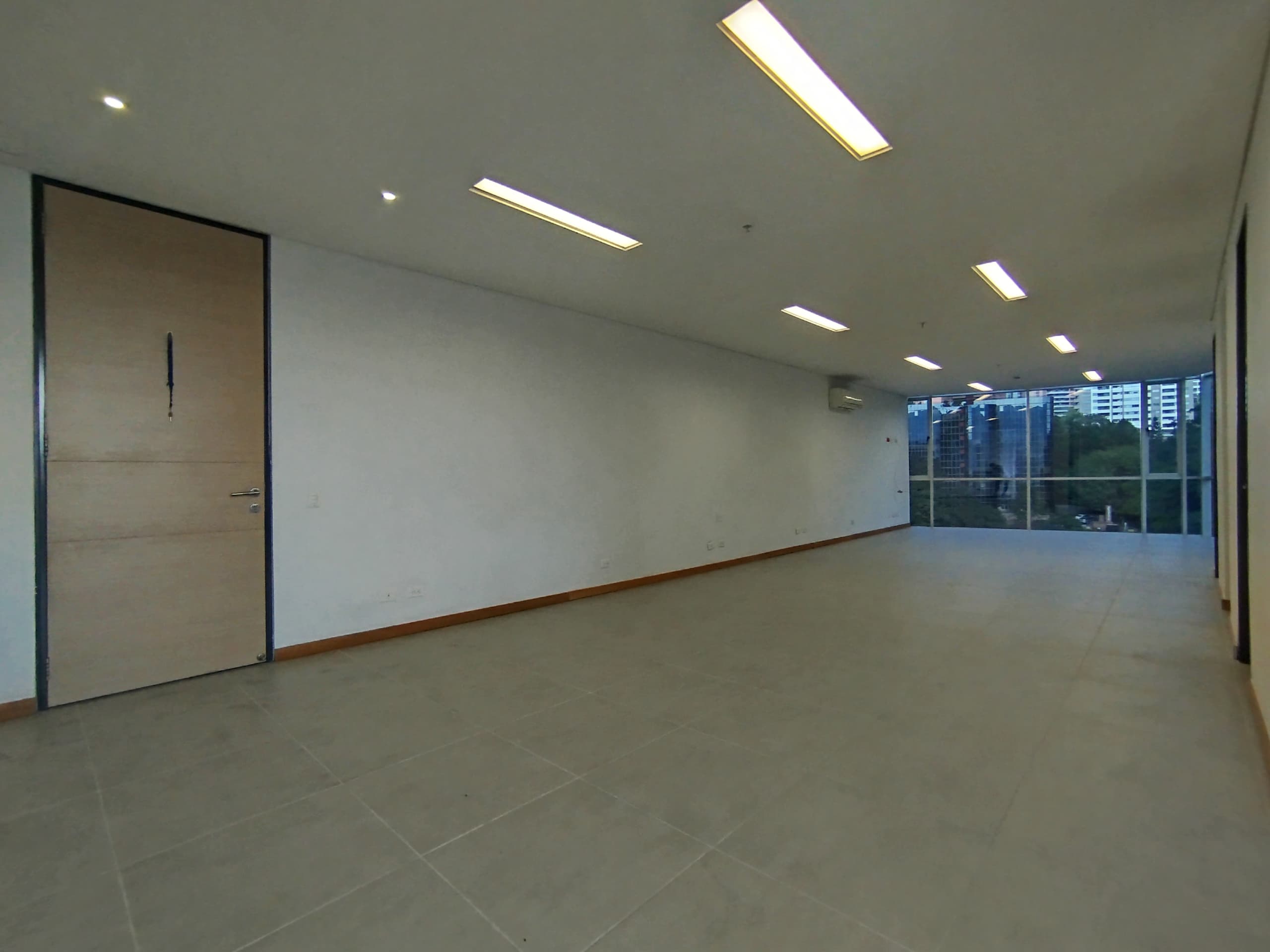 Oficina en arriendo en Manila, Poblado, Medellín — foto 3 de 14