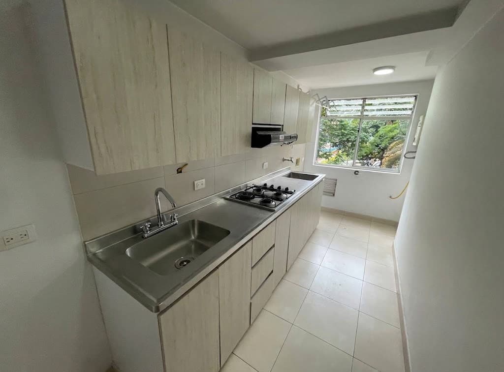 Apartamento en arriendo en Los Alpes, Belen, Medellín — foto 1 de 16