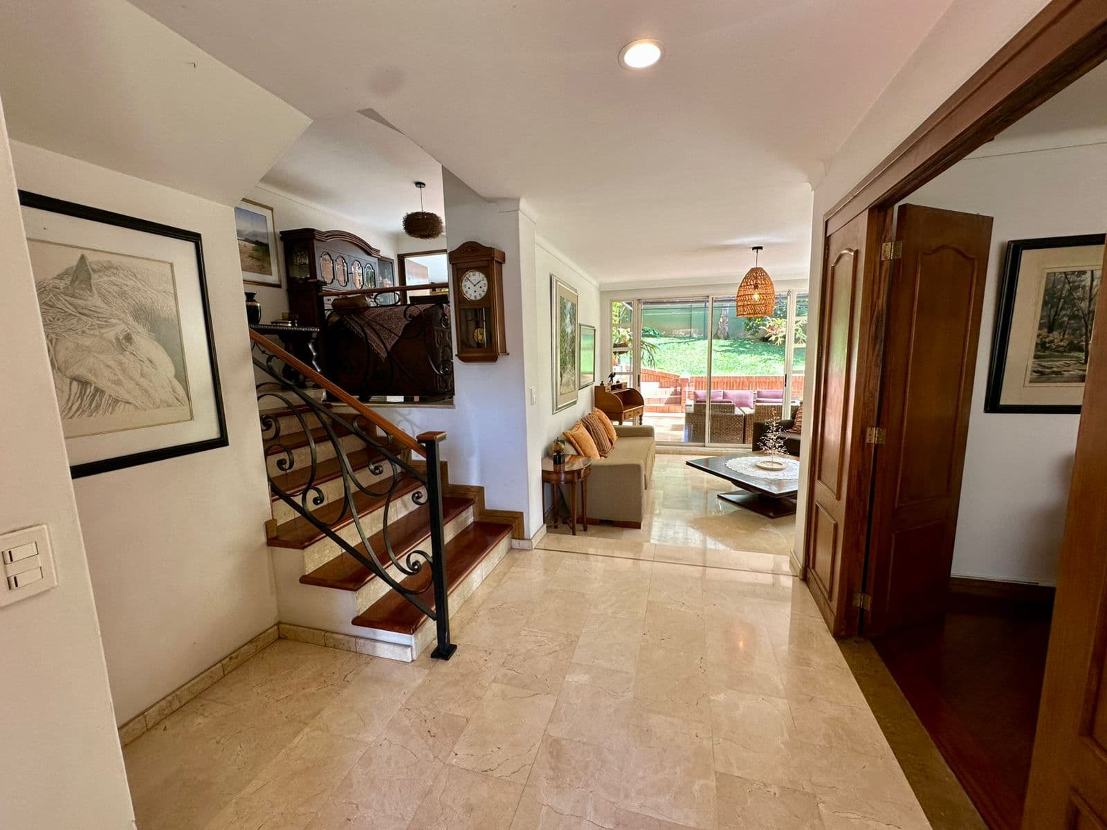 Casa Vivienda en arriendo en La Concha, Poblado, Medellín — foto 1 de 20