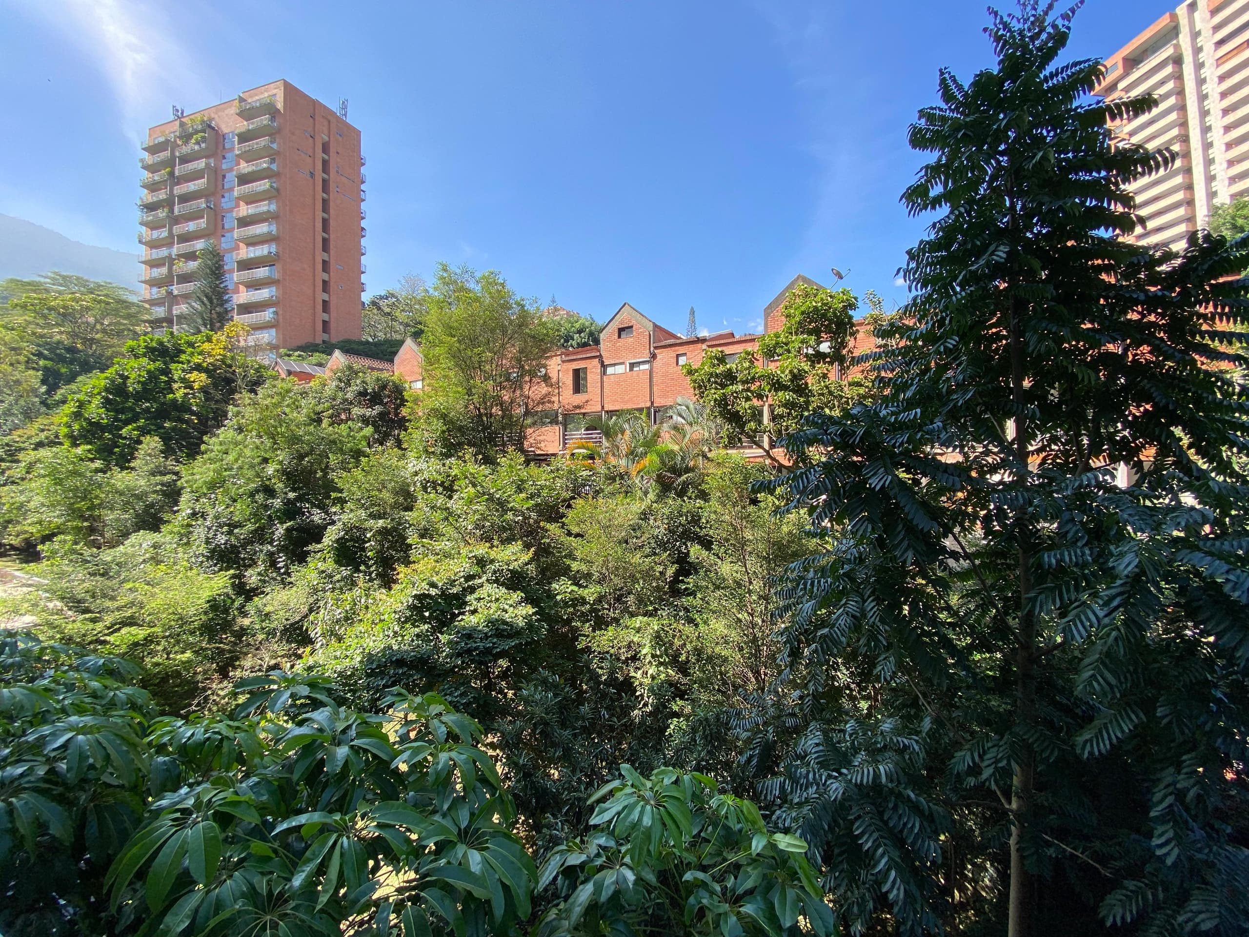 Apartamento en arriendo en La Calera, Poblado, Medellín — foto 1 de 20