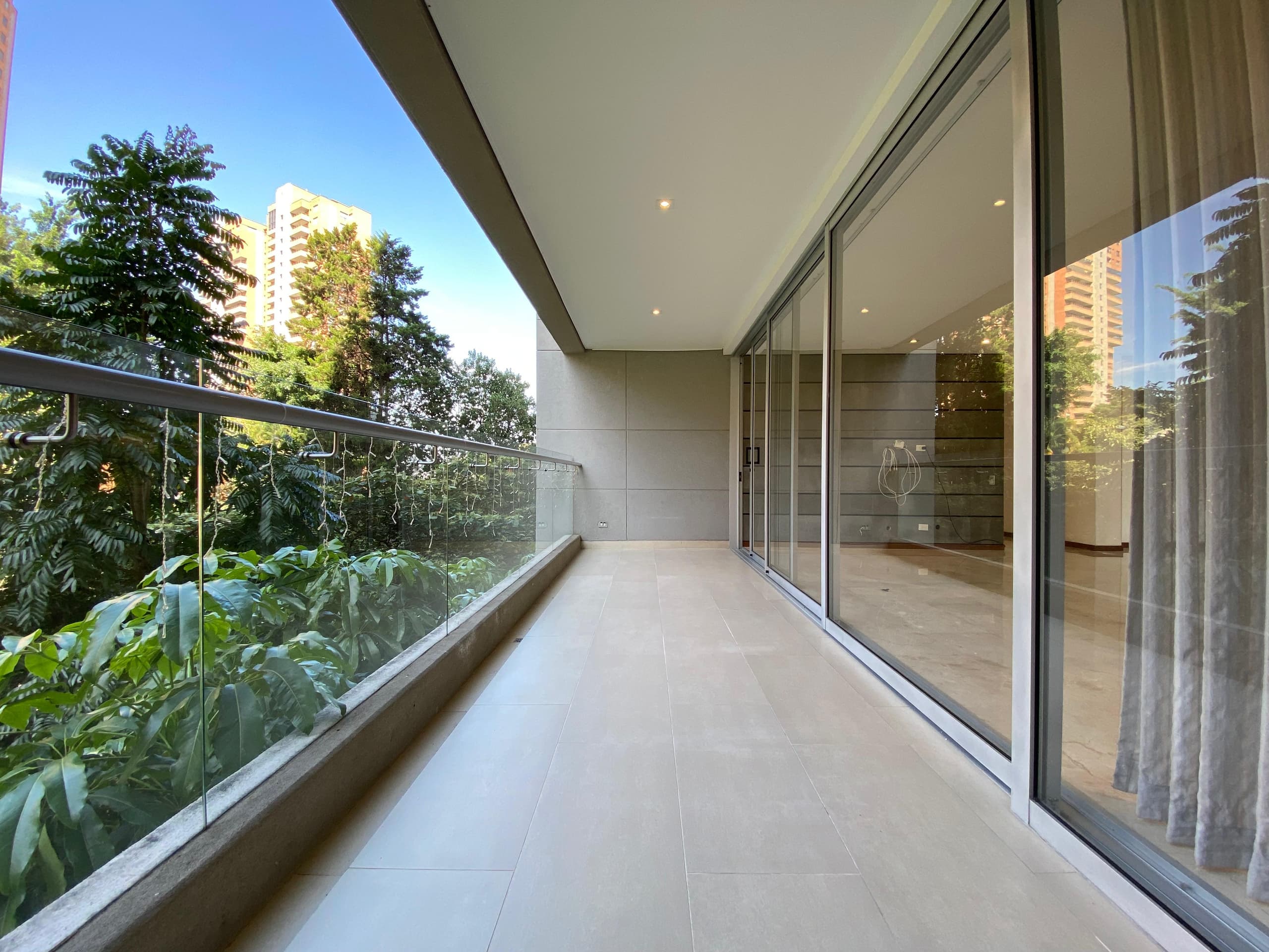 Apartamento en arriendo en La Calera, Poblado, Medellín — foto 2 de 20