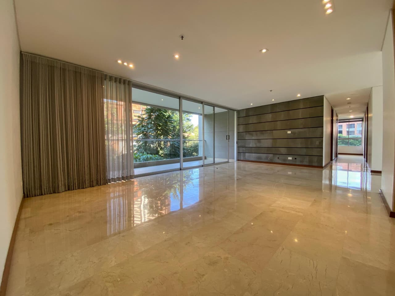Apartamento en arriendo en La Calera, Poblado, Medellín — foto 5 de 20