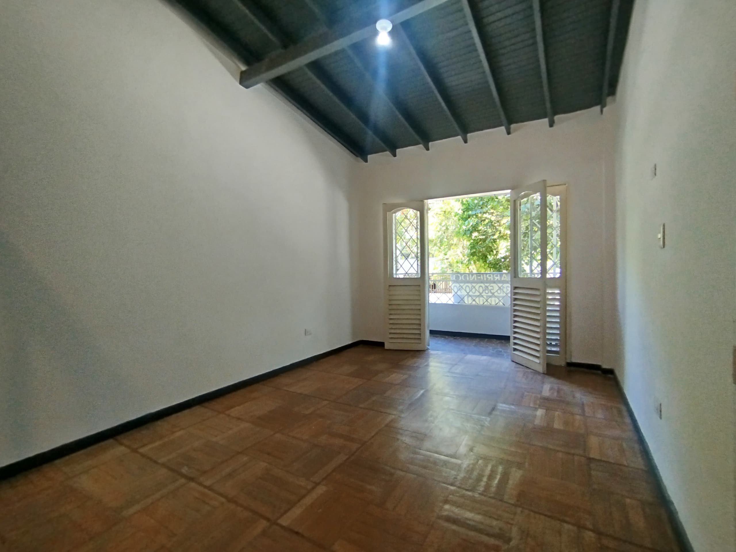 Casa Comercial en arriendo en Patio Bonito, Poblado, Medellín — foto 2 de 20