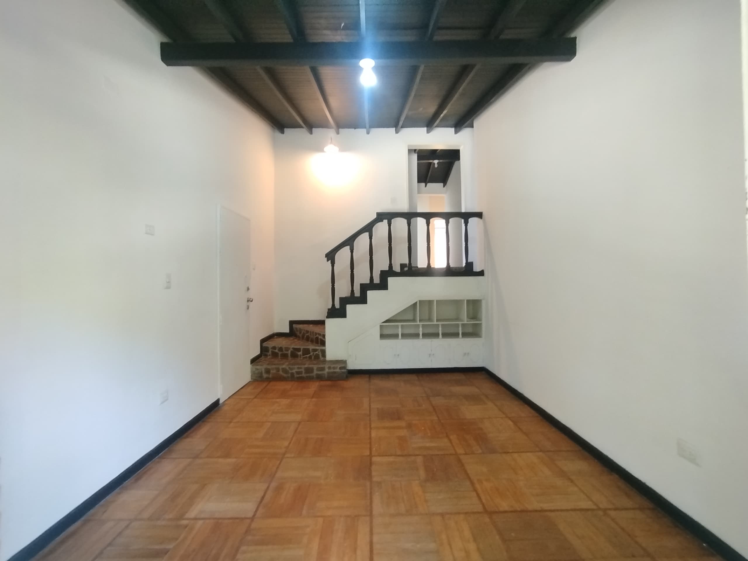 Casa Comercial en arriendo en Patio Bonito, Poblado, Medellín — foto 3 de 20