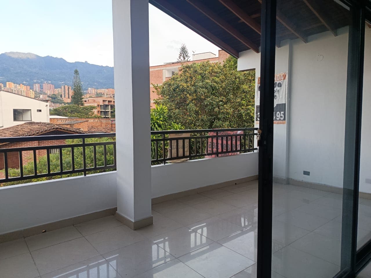 Casa Comercial en arriendo en La Magnolia, Envigado — foto 2 de 20