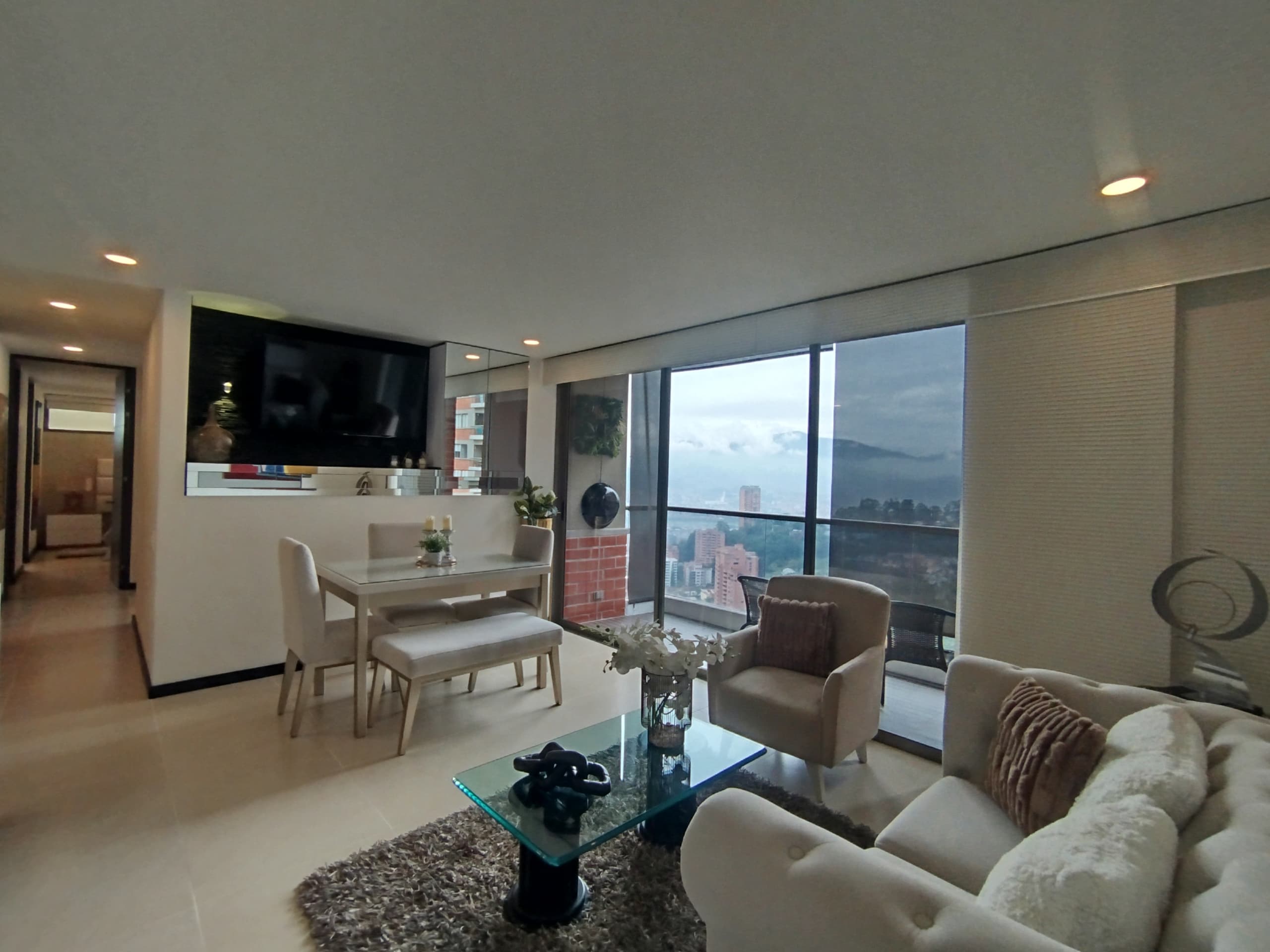 Apartamento en arriendo en Las Palmas M, Poblado, Medellín — foto 1 de 20