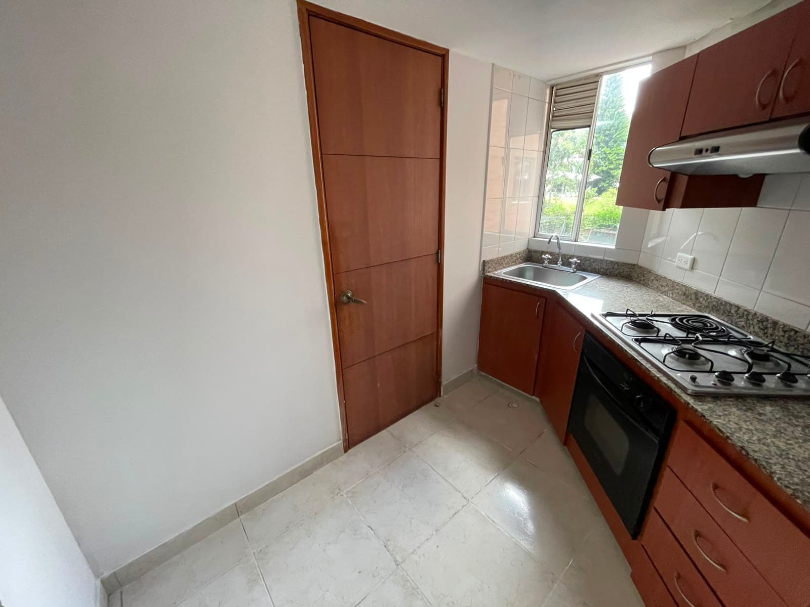 Apartamento en arriendo en Loma De Los Bernal, Belen, Medellín — foto 2 de 15