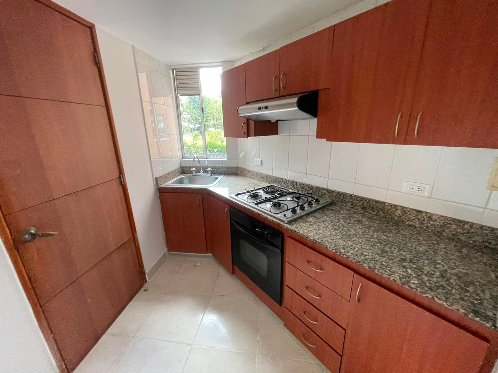 Apartamento en arriendo en Loma De Los Bernal, Belen, Medellín — foto 3 de 15