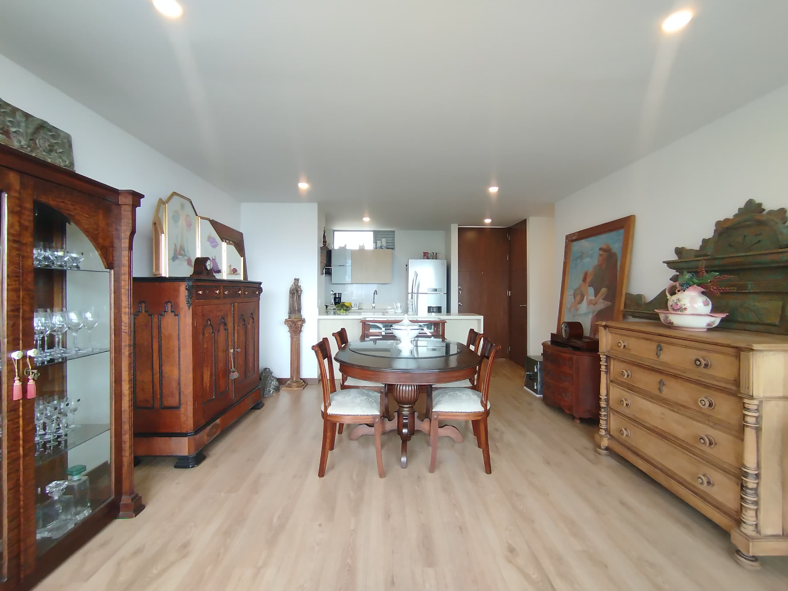 Apartamento en arriendo en Los Gonzalez, Poblado, Medellín — foto 2 de 19