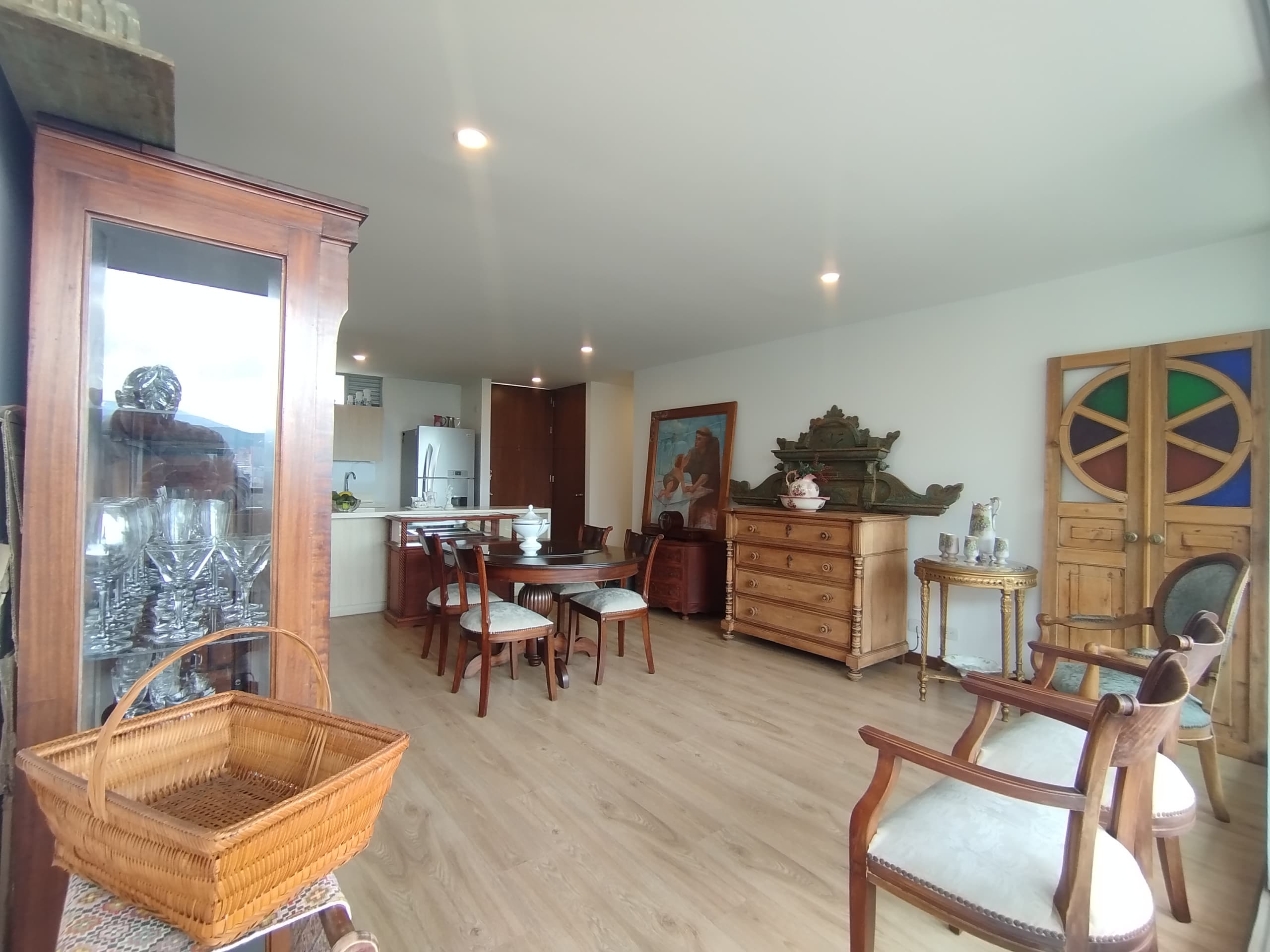 Apartamento en arriendo en Los Gonzalez, Poblado, Medellín — foto 3 de 19