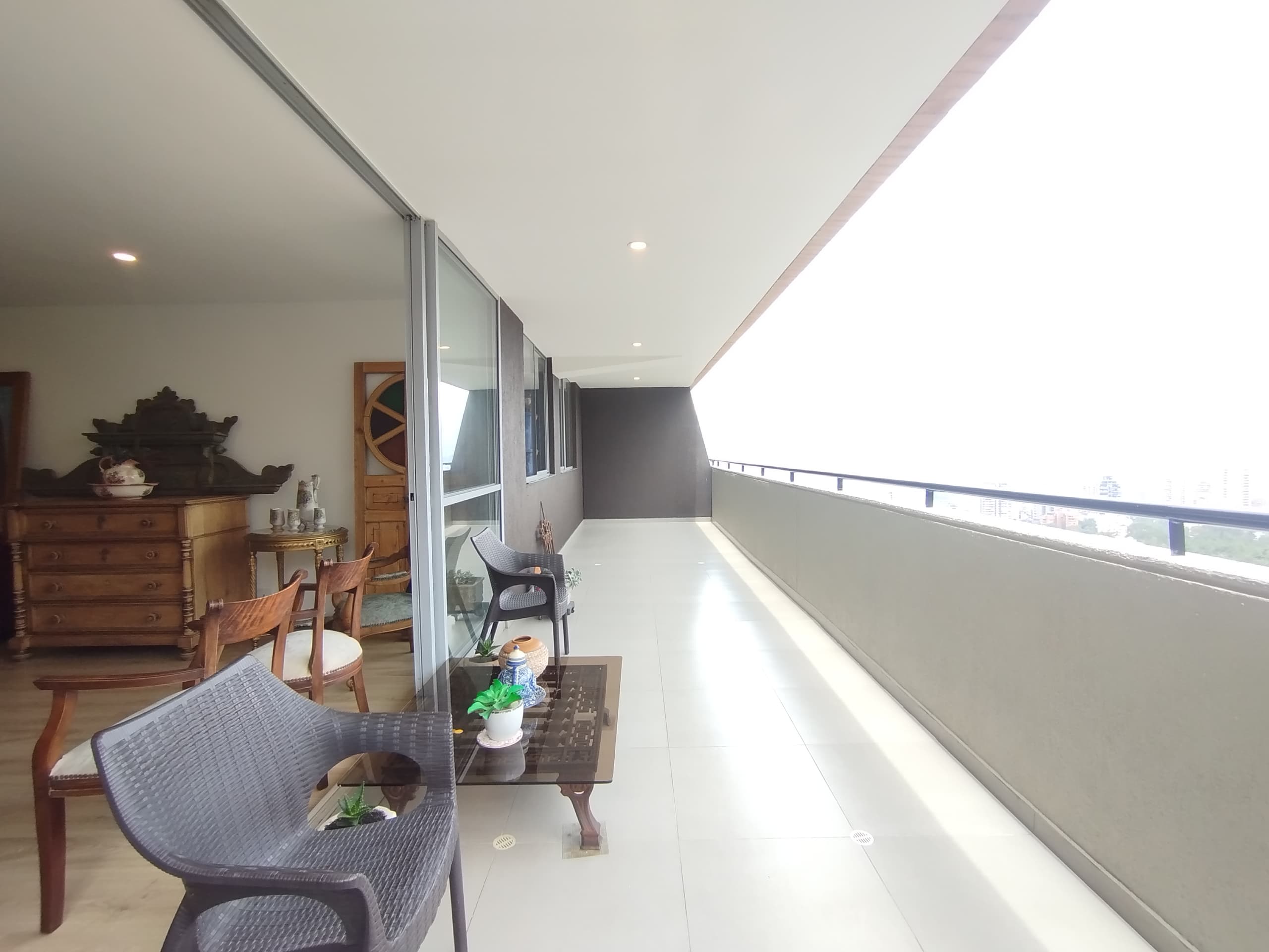 Apartamento en arriendo en Los Gonzalez, Poblado, Medellín — foto 5 de 19