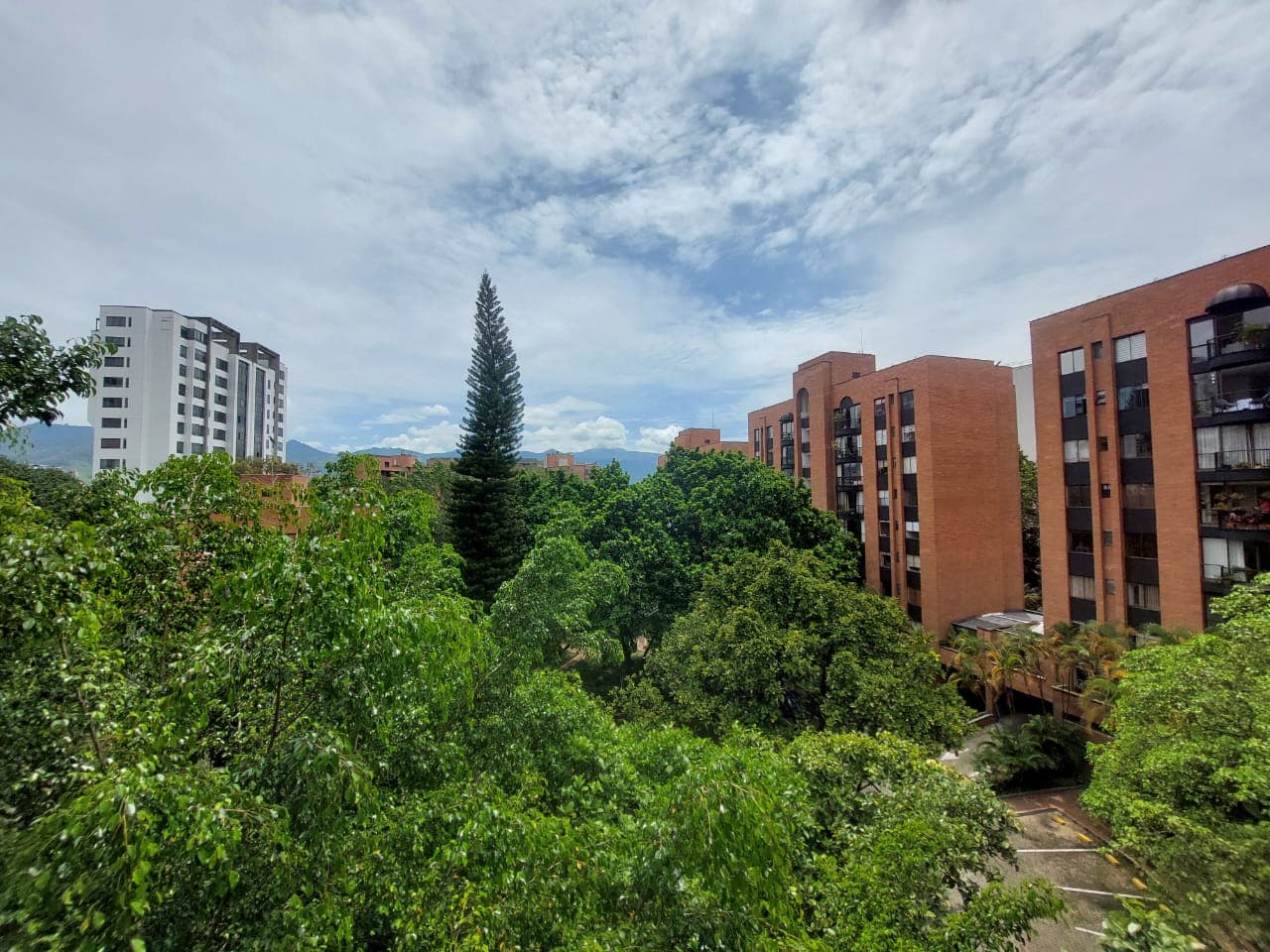 Apartamento en arriendo en Milla De Oro, Poblado, Medellín — foto 1 de 20