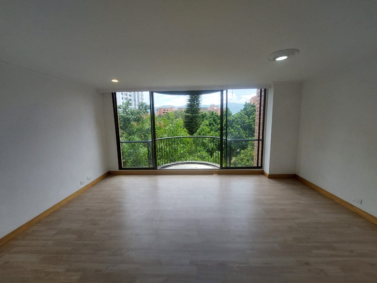 Apartamento en arriendo en Milla De Oro, Poblado, Medellín — foto 4 de 20