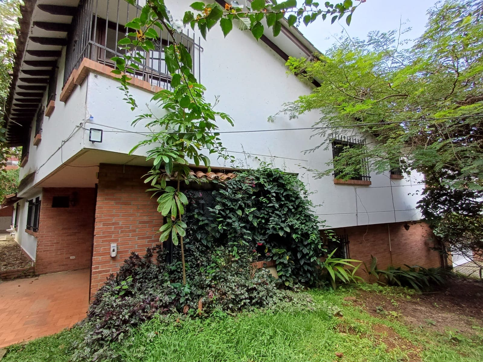 Casa Comercial en arriendo en Las Lomas, Poblado, Medellín — foto 1 de 20