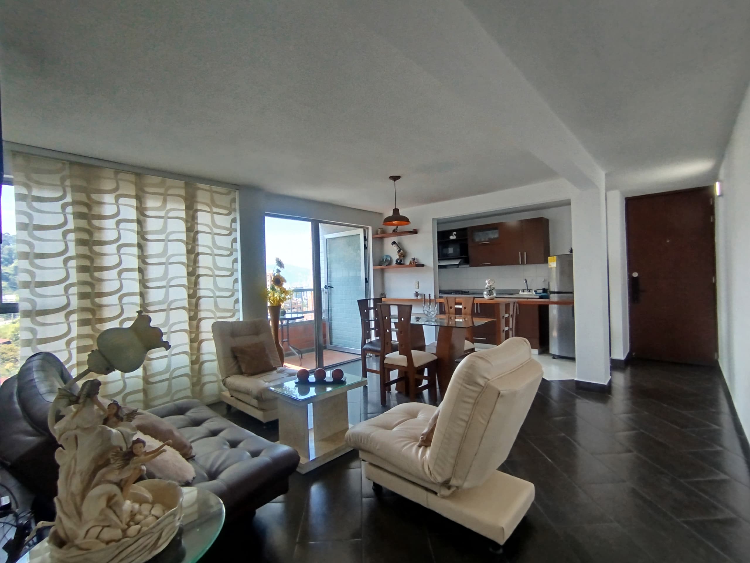 Apartamento en arriendo en San Julian, Poblado, Medellín — foto 2 de 20