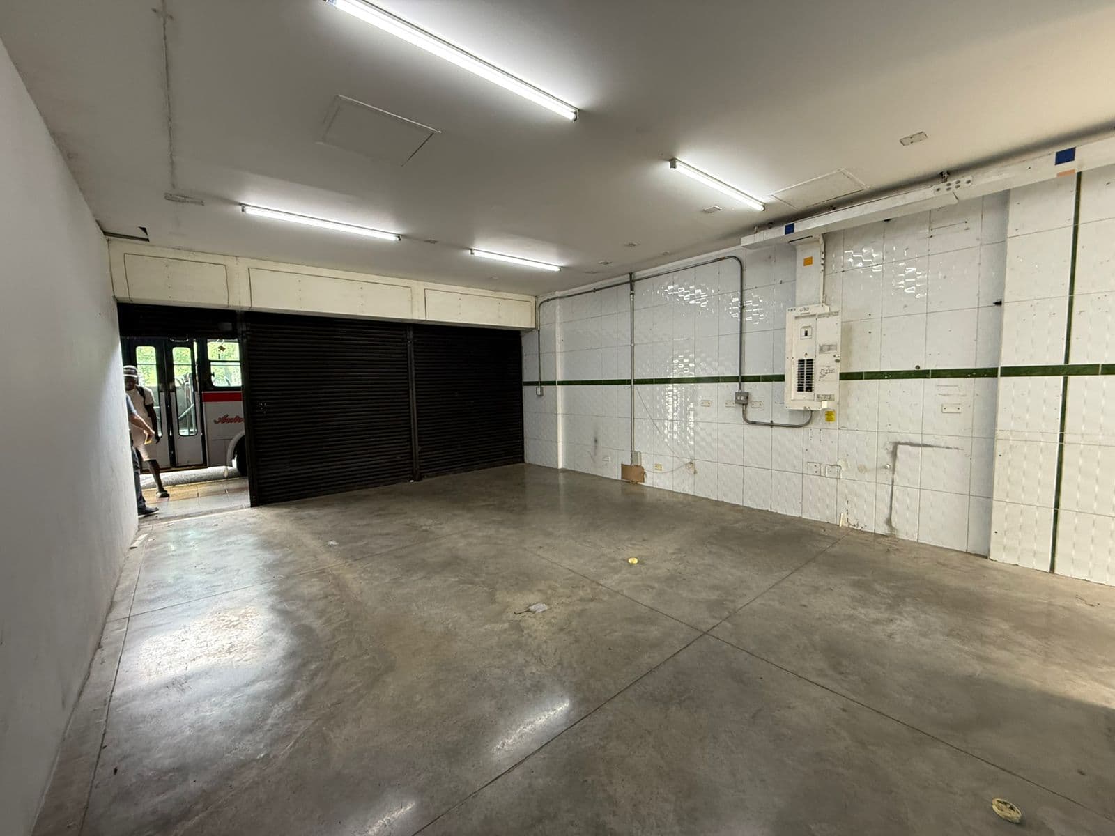 Local en arriendo en Caribe, Medellín — foto 1 de 15